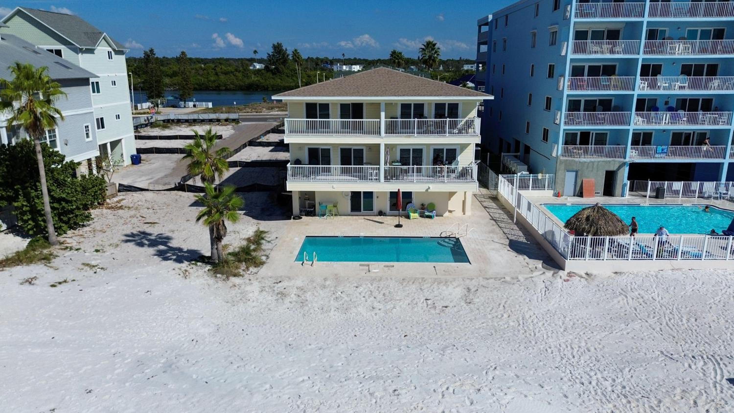 El Mar Townhome - Unit D