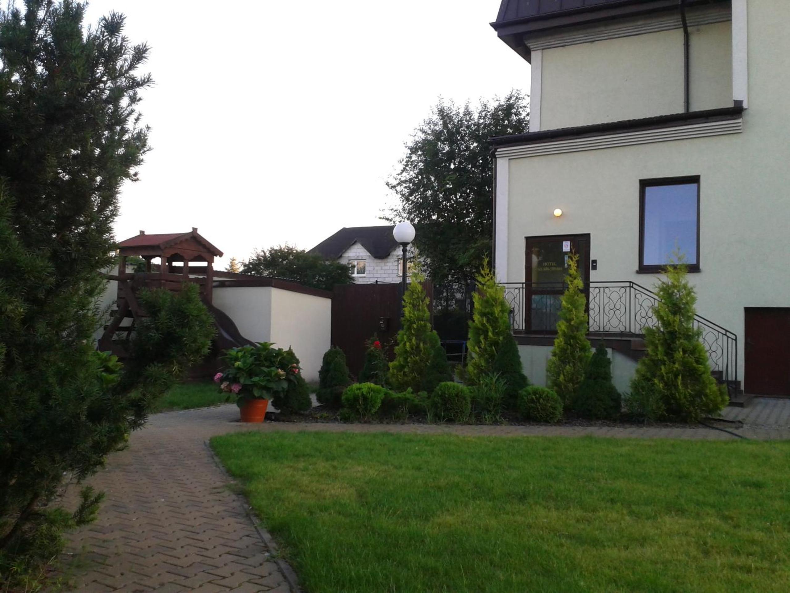 Photo 10