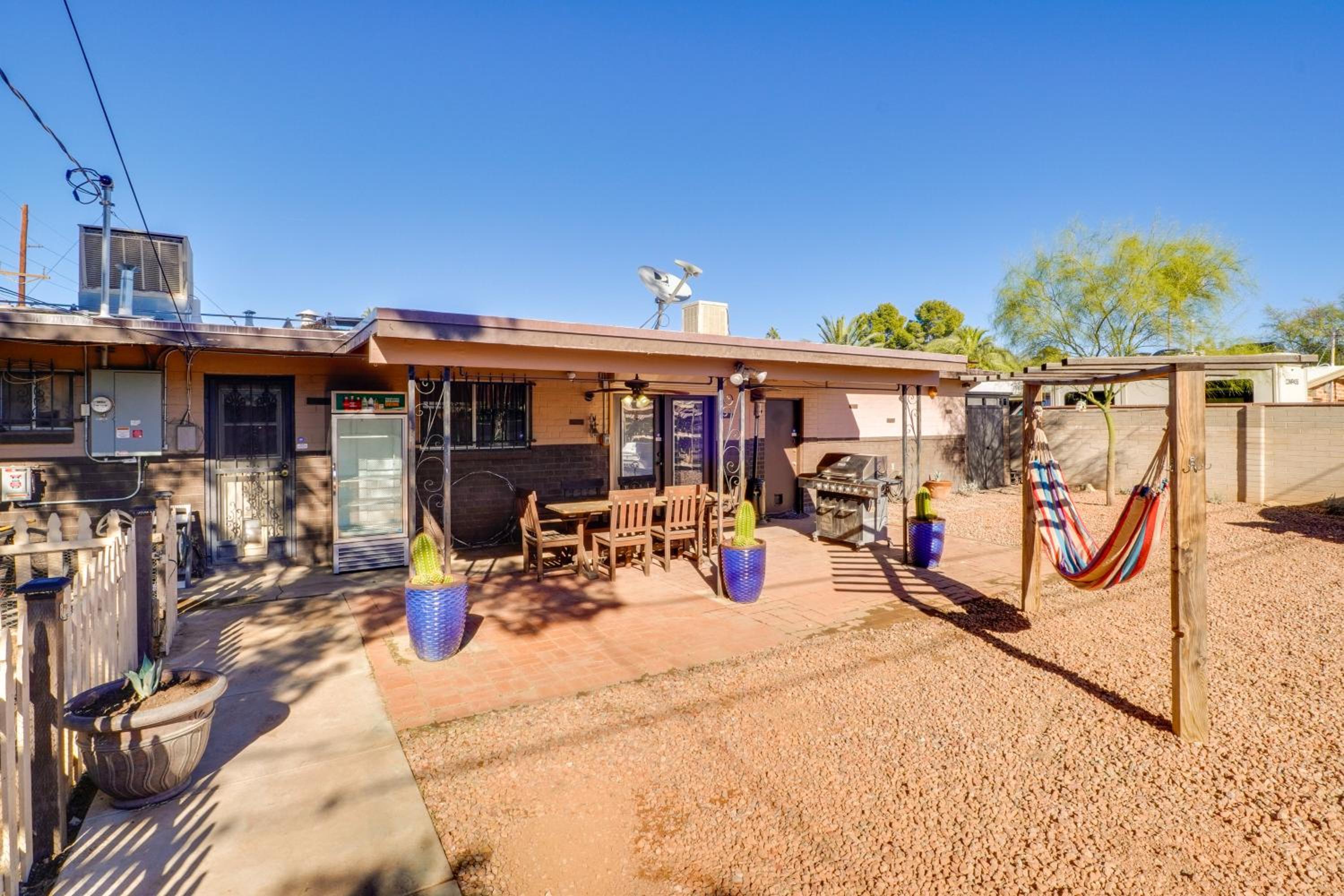 Half-Mi to Loop Access! Private Tucson Hideaway