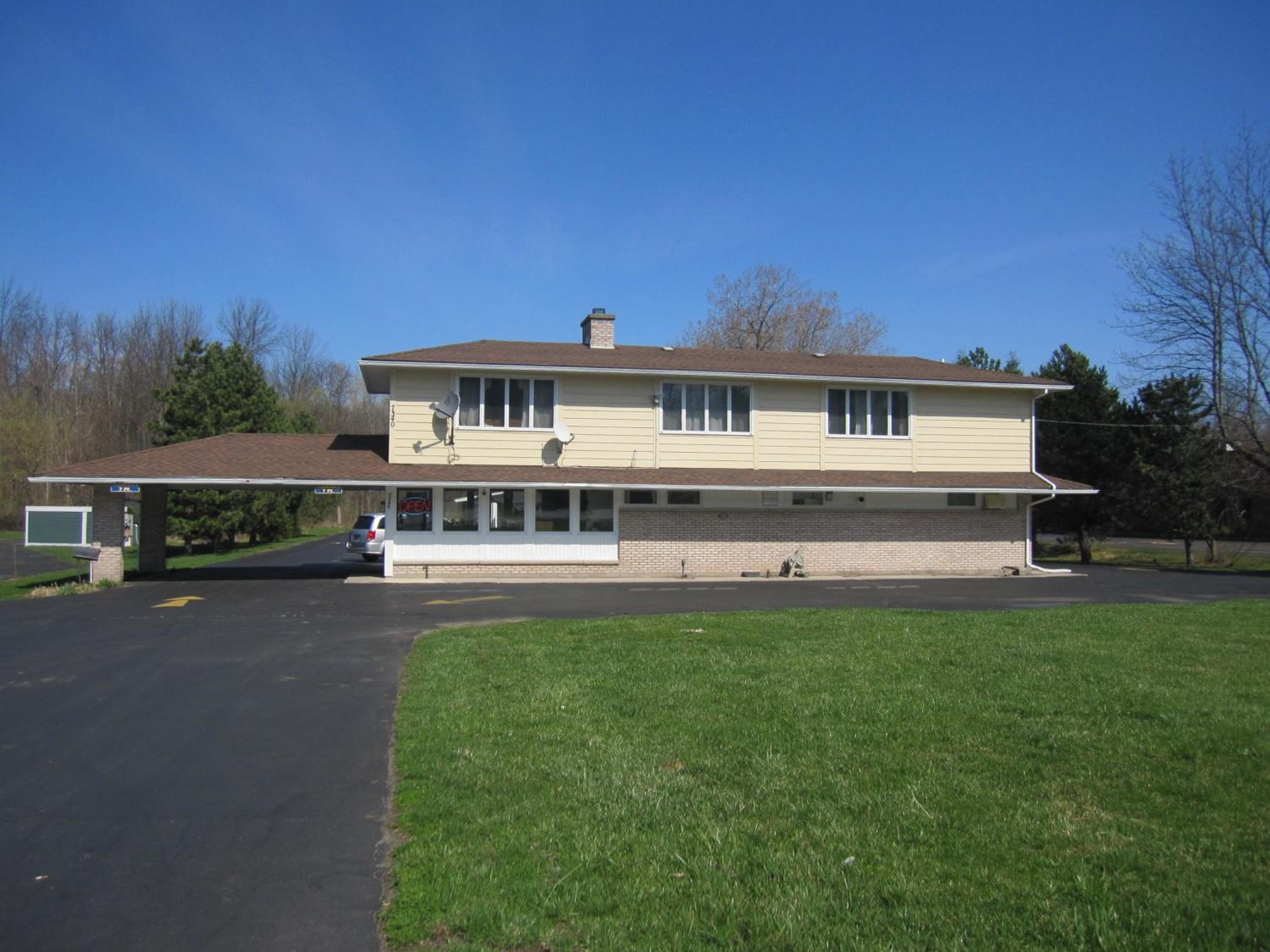 Hotel Budget Inn Fairport - Image 1