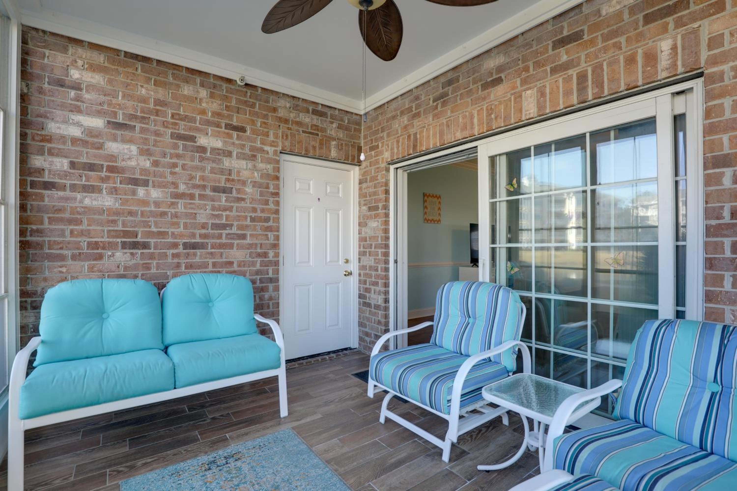 Screened Patio with Pond Views! Myrtle Beach Condo