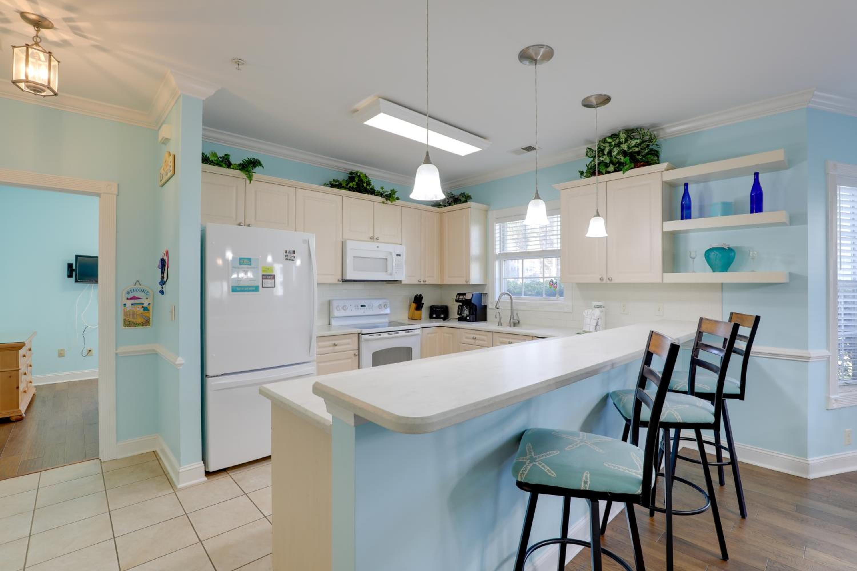 Screened Patio with Pond Views! Myrtle Beach Condo