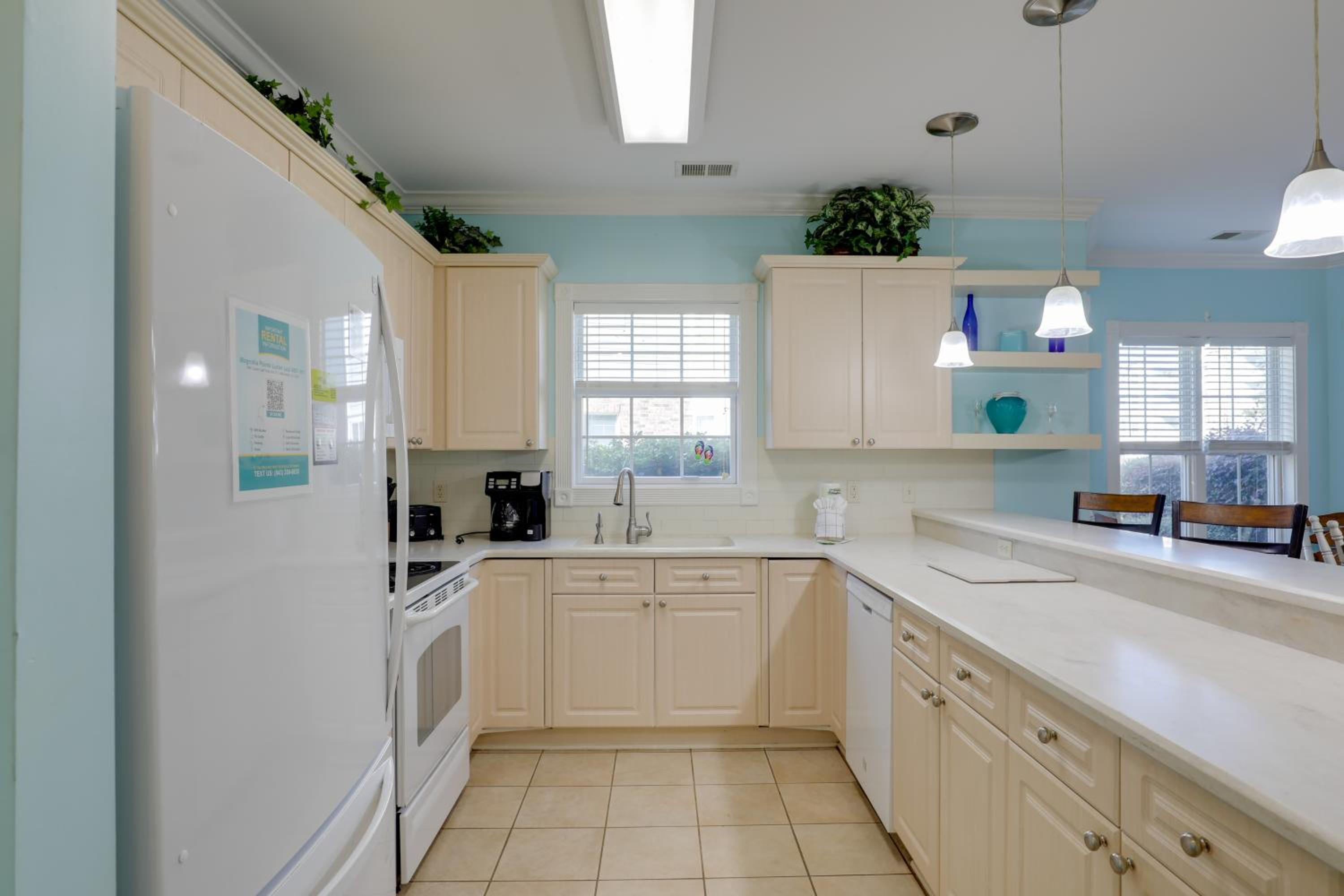 Screened Patio with Pond Views! Myrtle Beach Condo