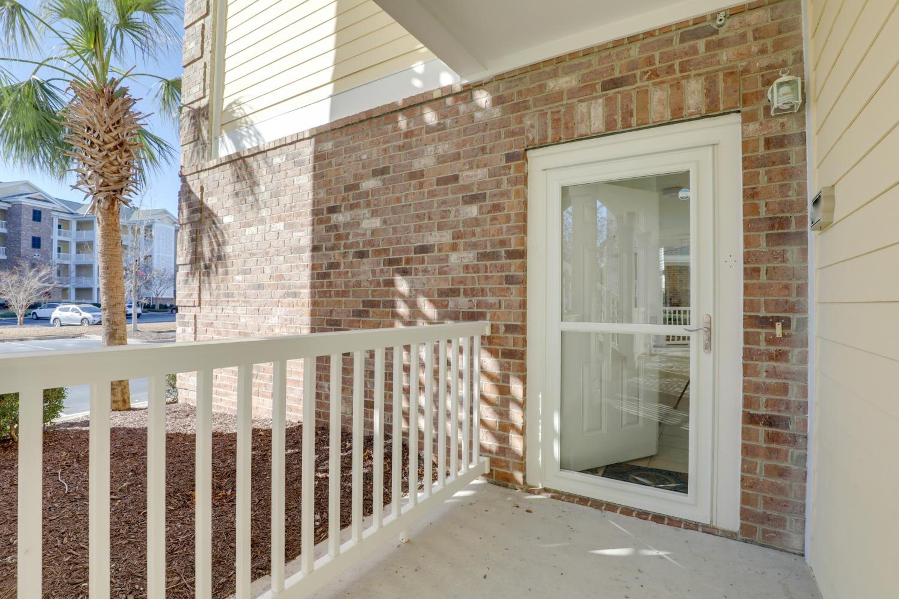 Screened Patio with Pond Views! Myrtle Beach Condo