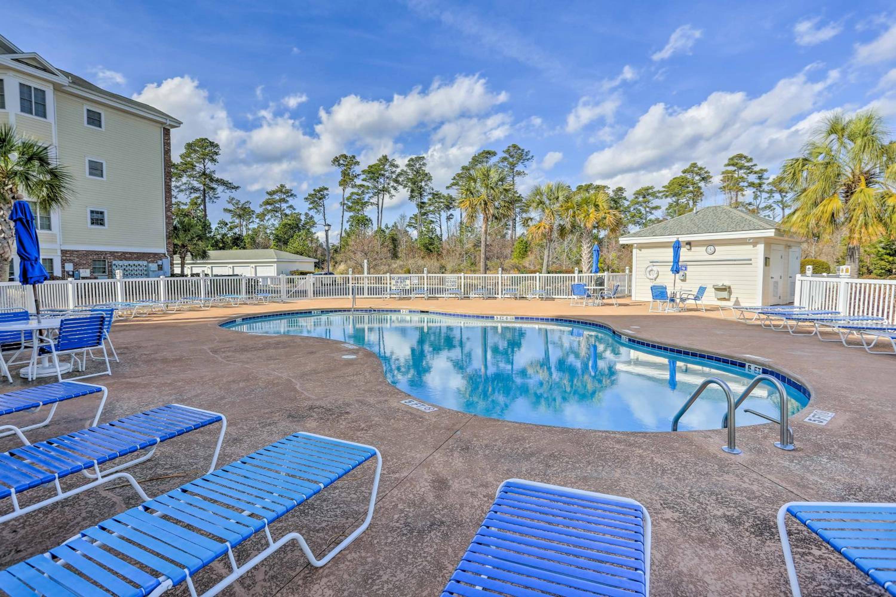 Screened Patio with Pond Views! Myrtle Beach Condo