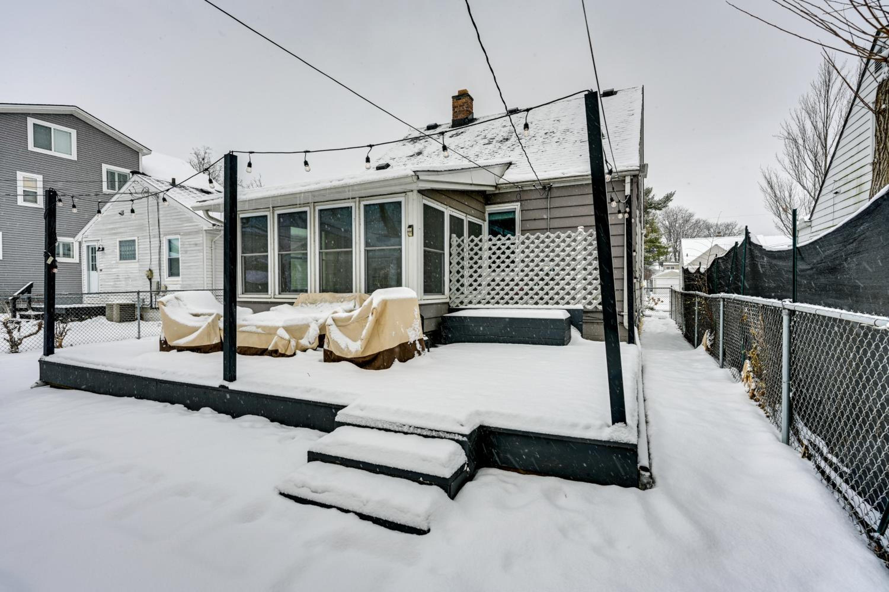 Mid-Century Family Bungalow Desirable Birmingham!