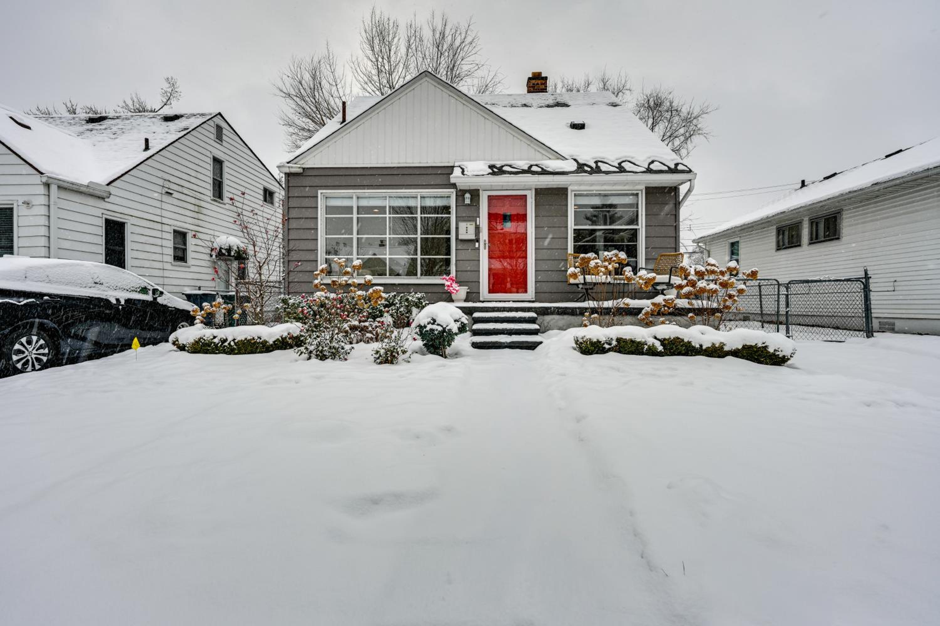 Mid-Century Family Bungalow Desirable Birmingham!