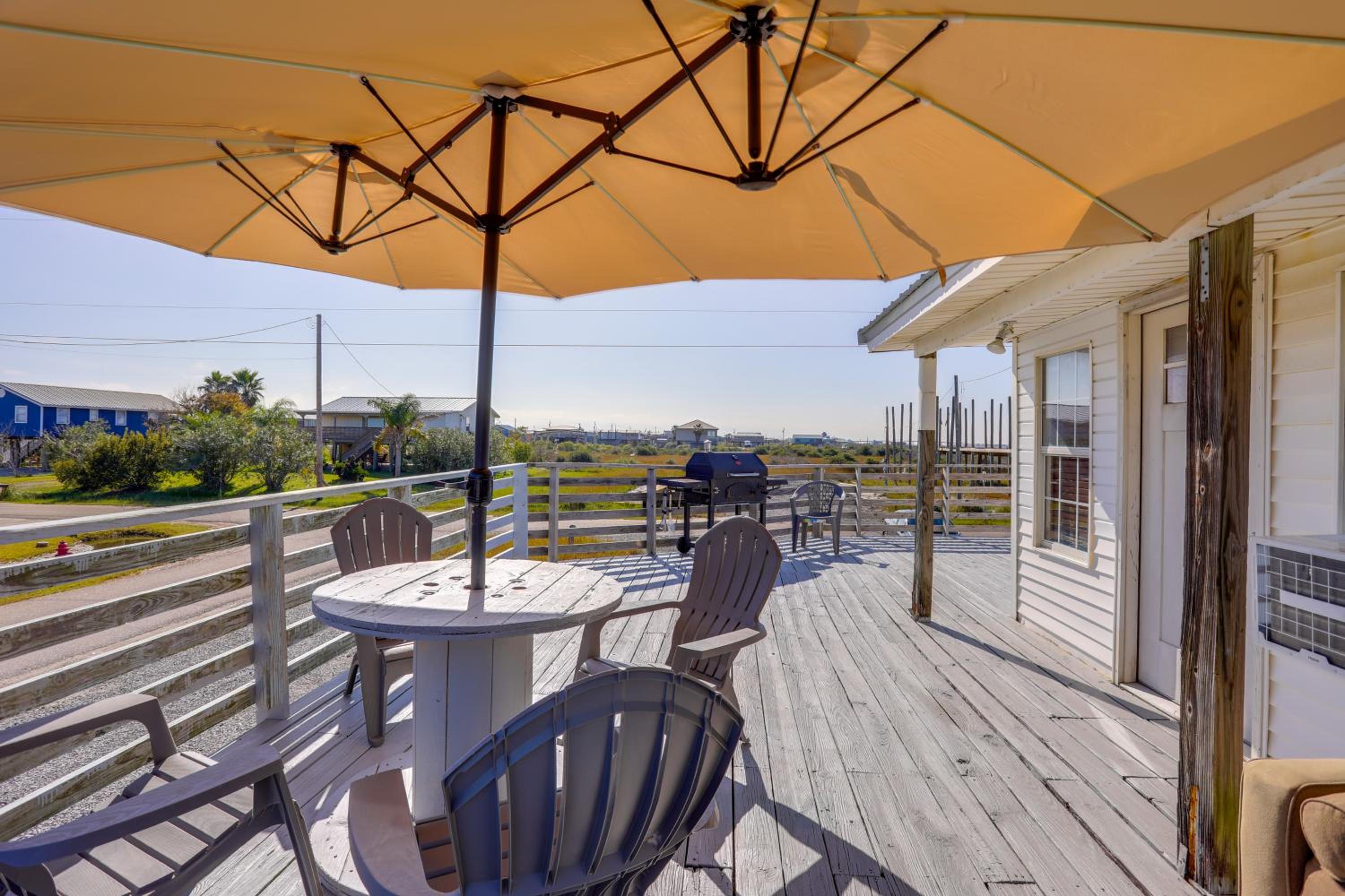 1 Mi to Festivals! Grand Isle Getaway with Deck