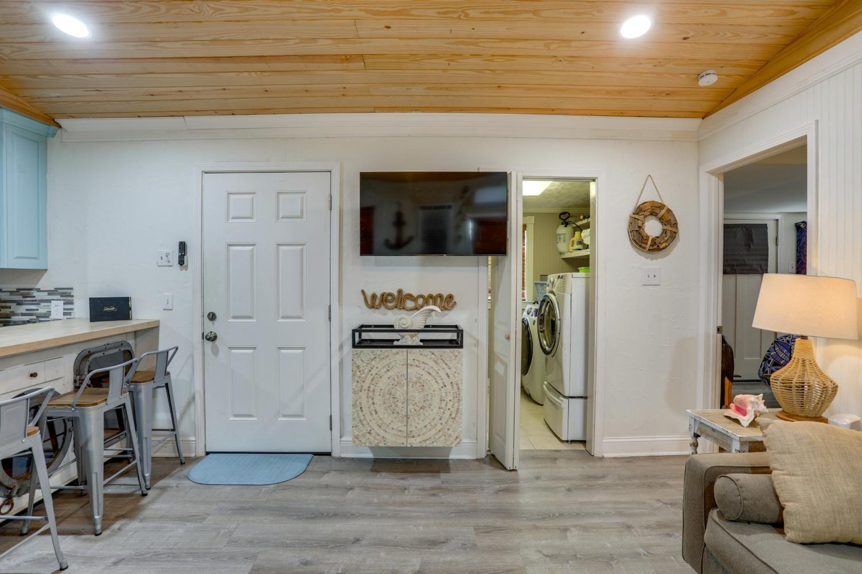 1 Mi to Festivals! Grand Isle Getaway with Deck