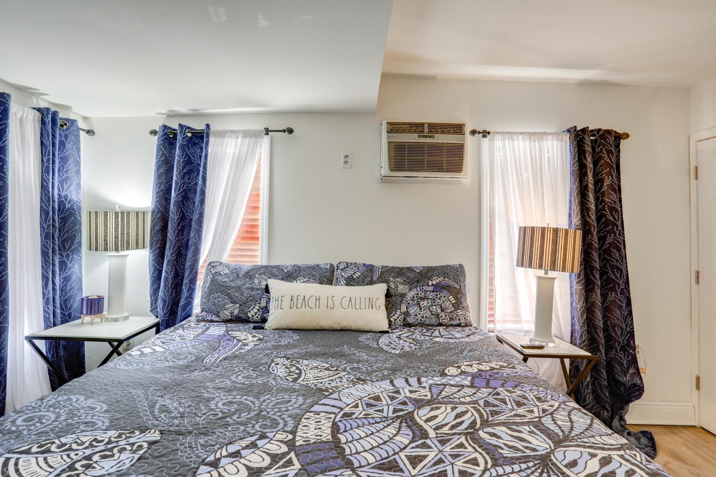 1 Mi to Festivals! Grand Isle Getaway with Deck