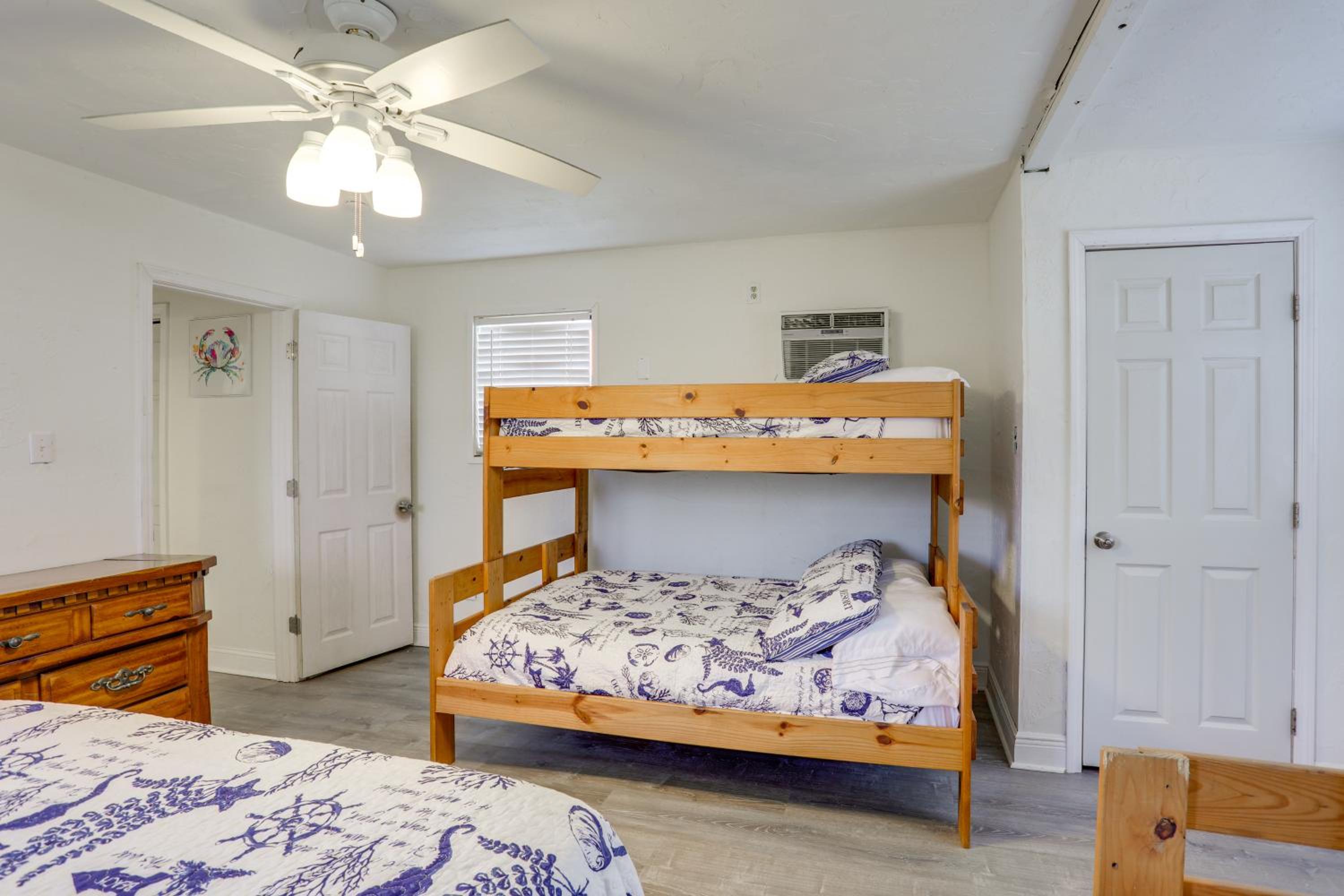 1 Mi to Festivals! Grand Isle Getaway with Deck
