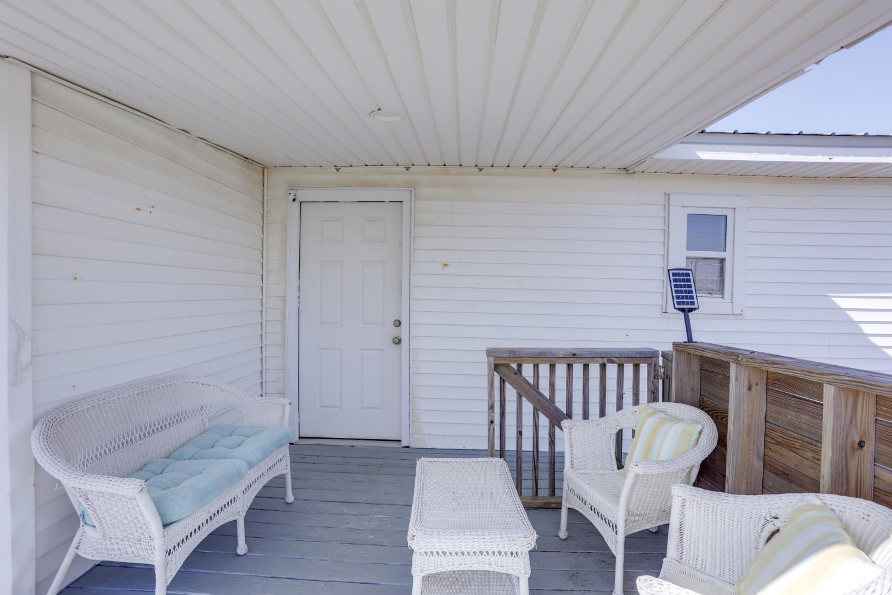 1 Mi to Festivals! Grand Isle Getaway with Deck