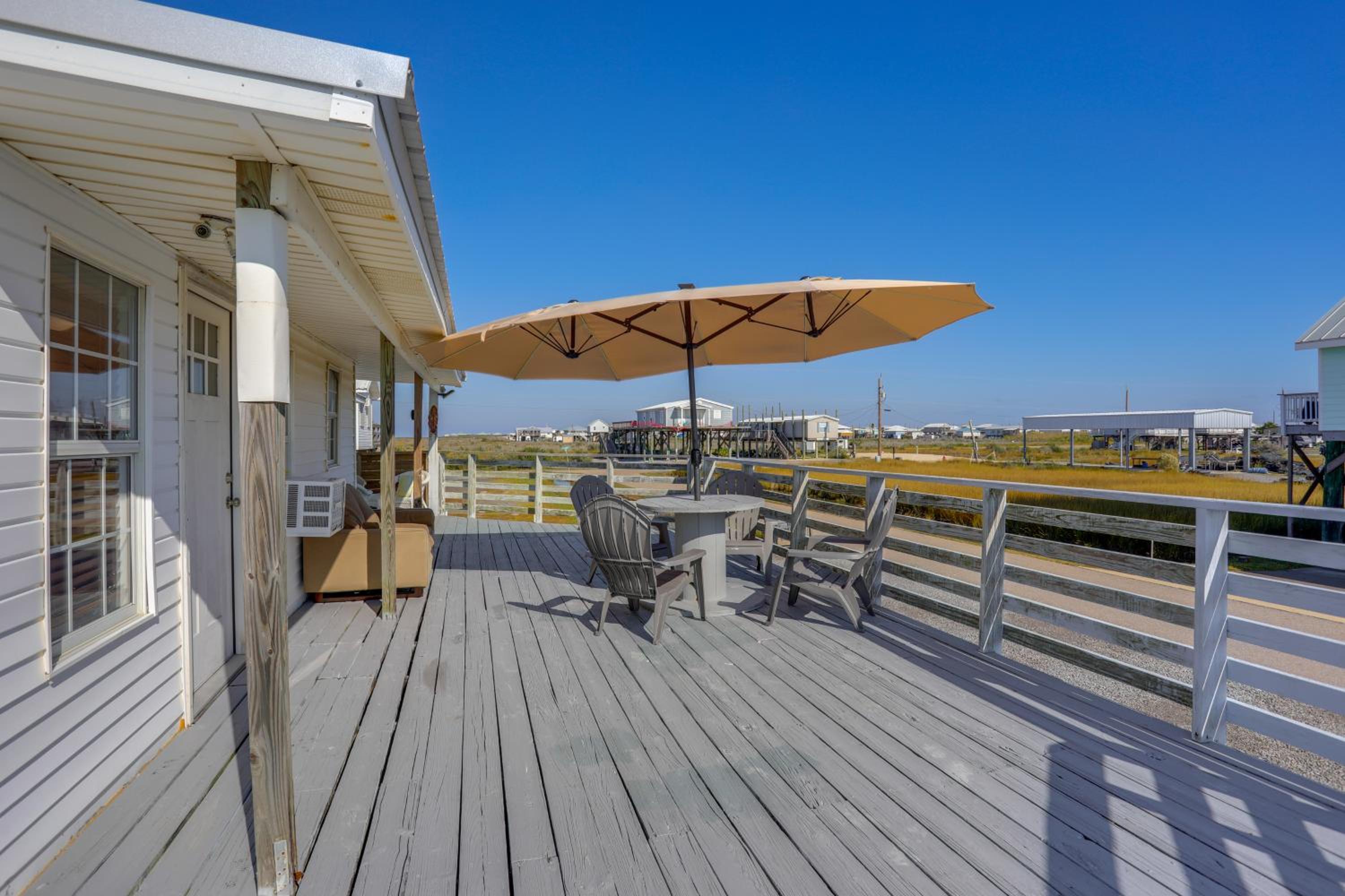 1 Mi to Festivals! Grand Isle Getaway with Deck