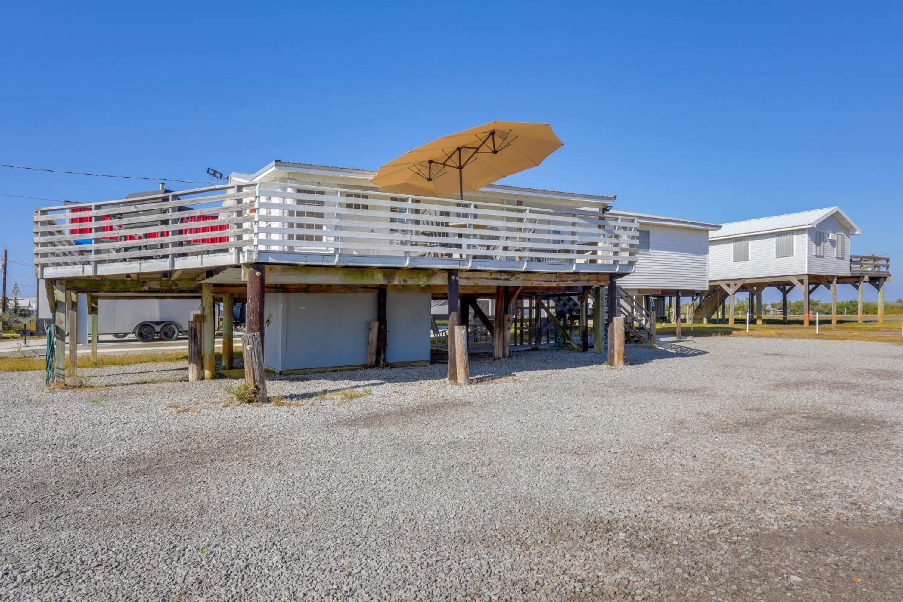 1 Mi to Festivals! Grand Isle Getaway with Deck