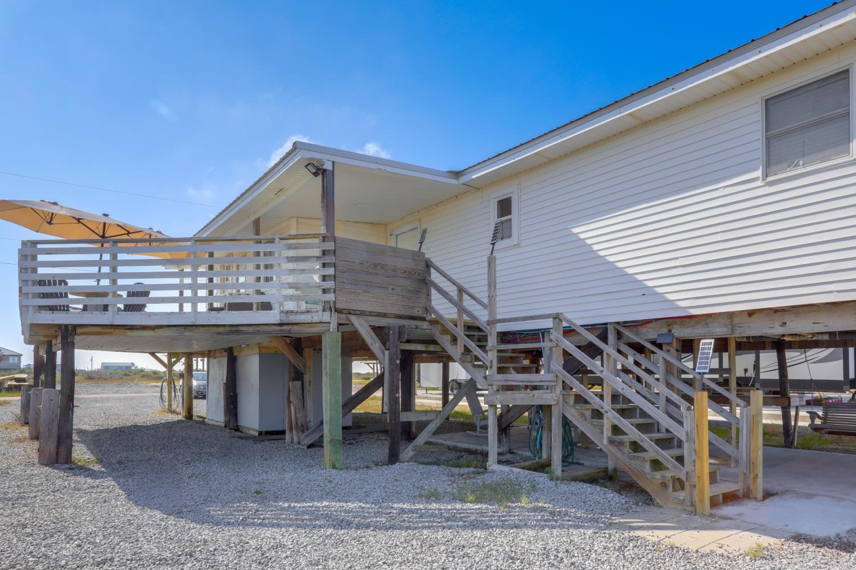 1 Mi to Festivals! Grand Isle Getaway with Deck