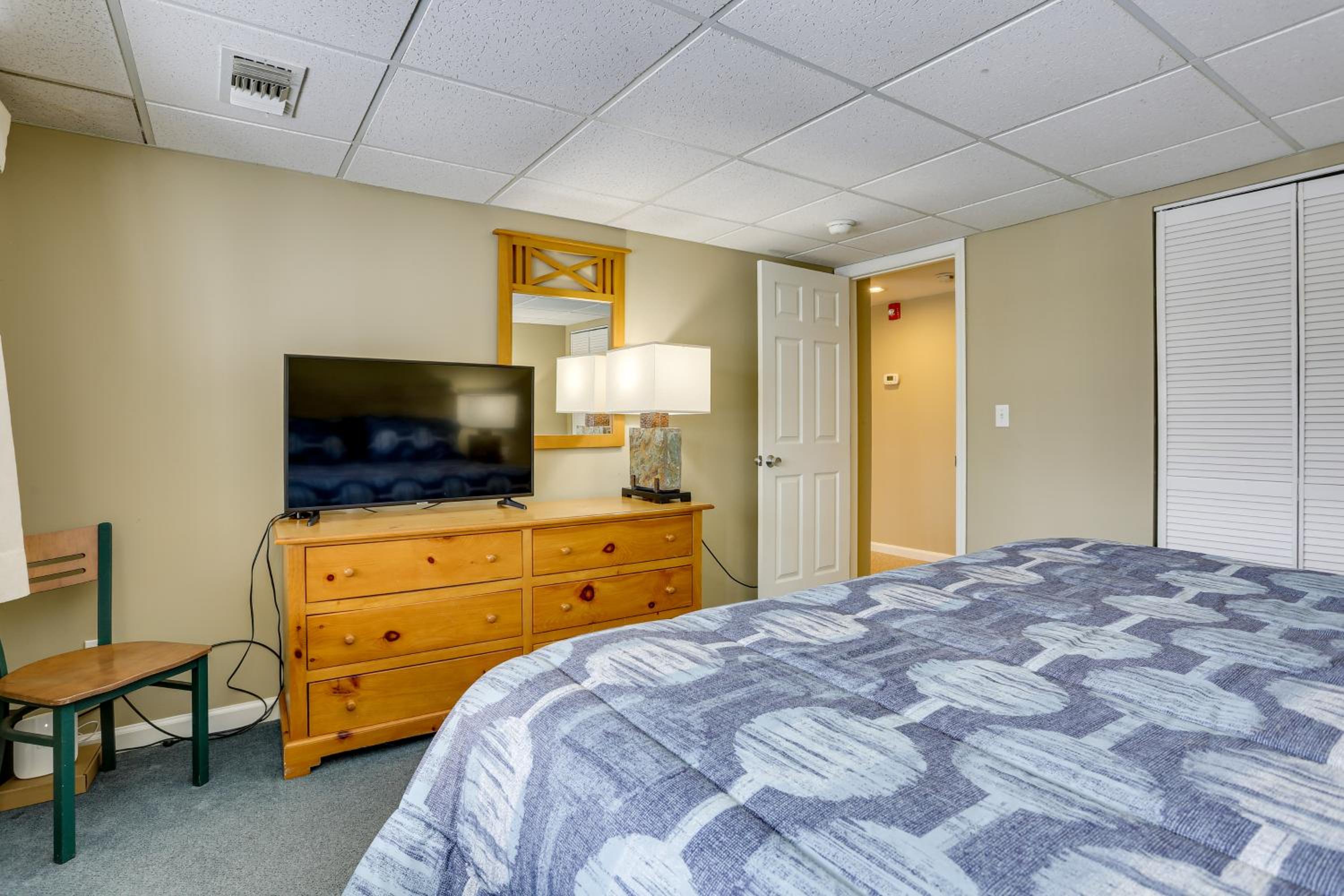 All-Season Lake Wallenpaupack Condo with Views