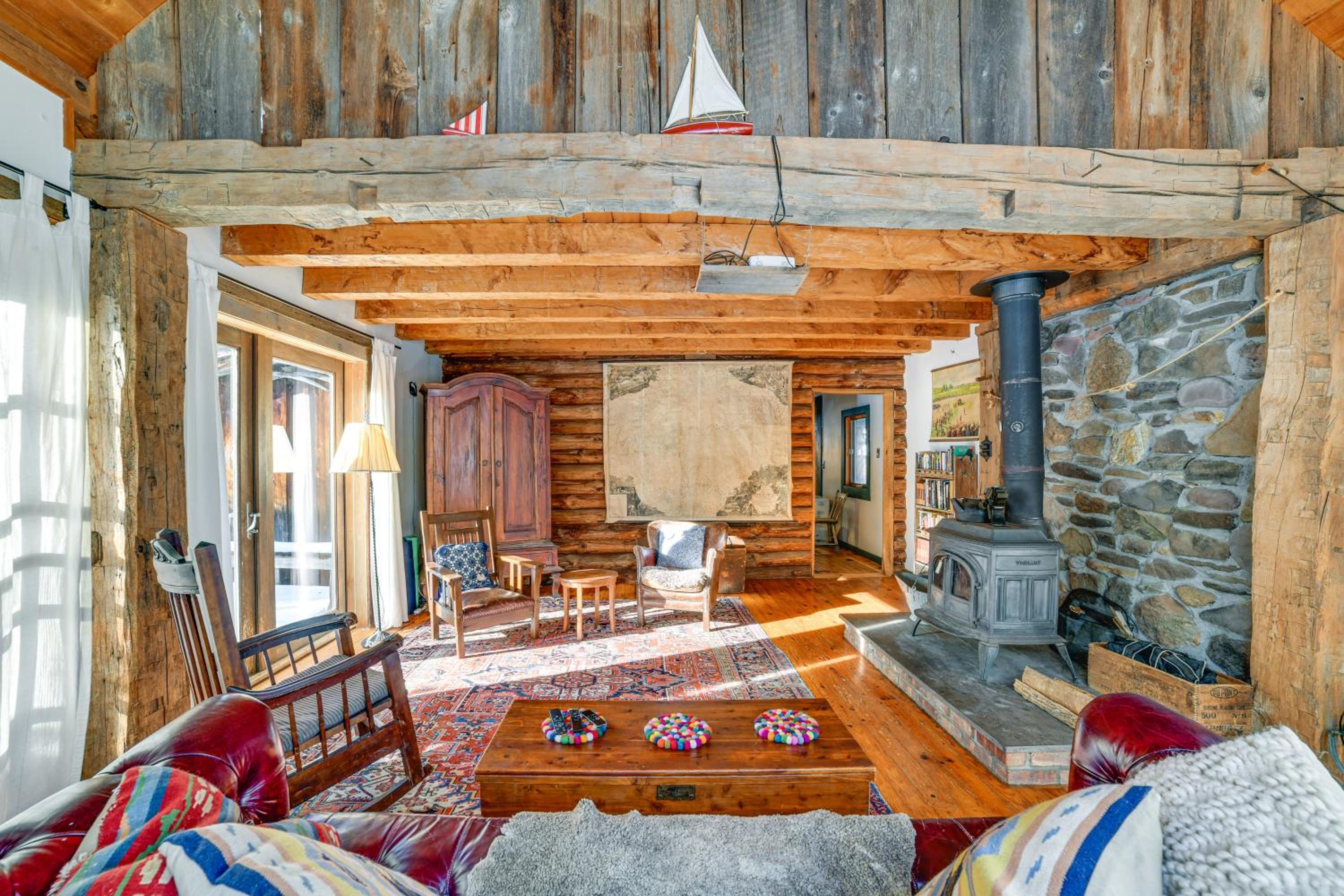 Family Cabin Near Bellayre and Plattekill Mtns!