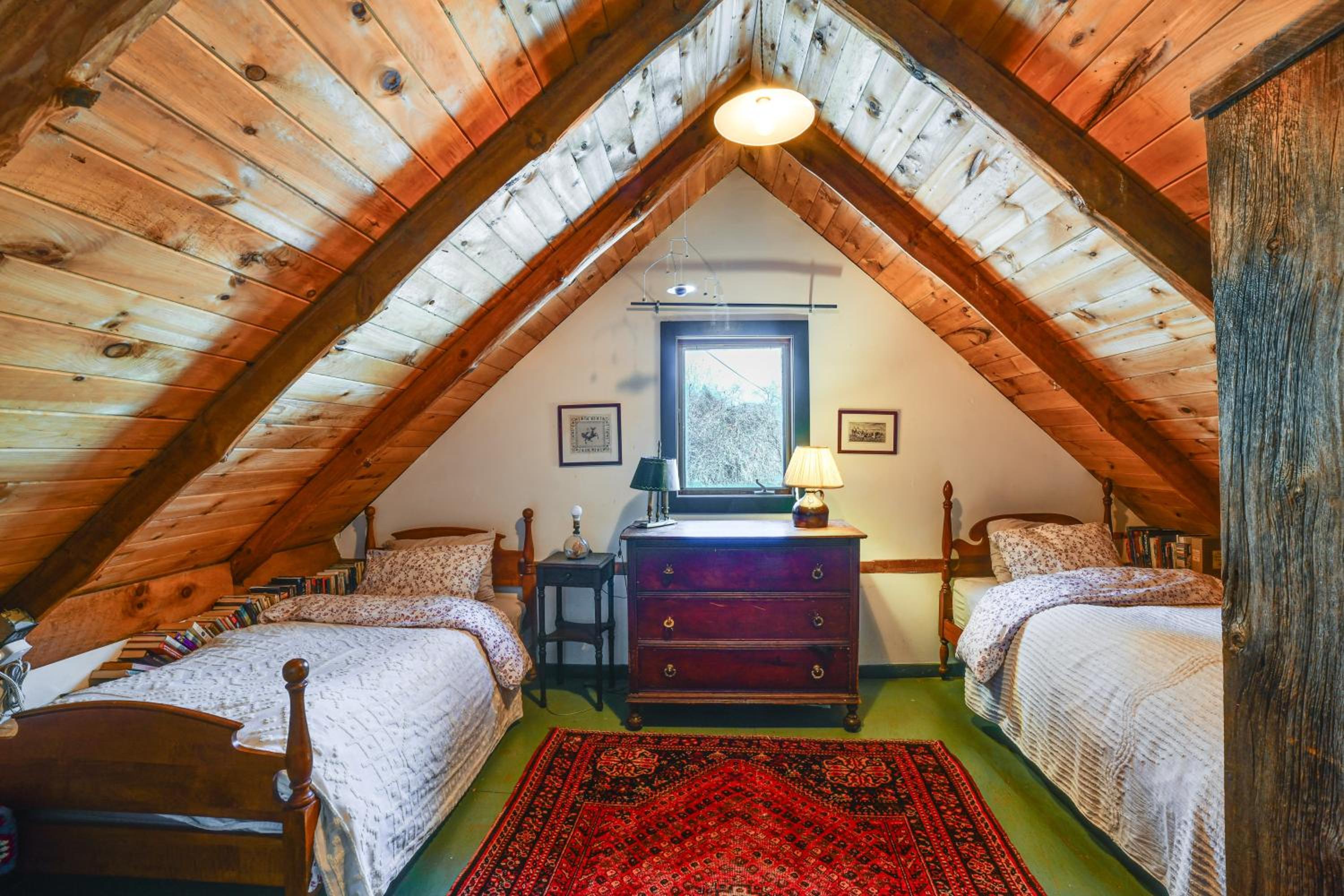 Family Cabin Near Bellayre and Plattekill Mtns!