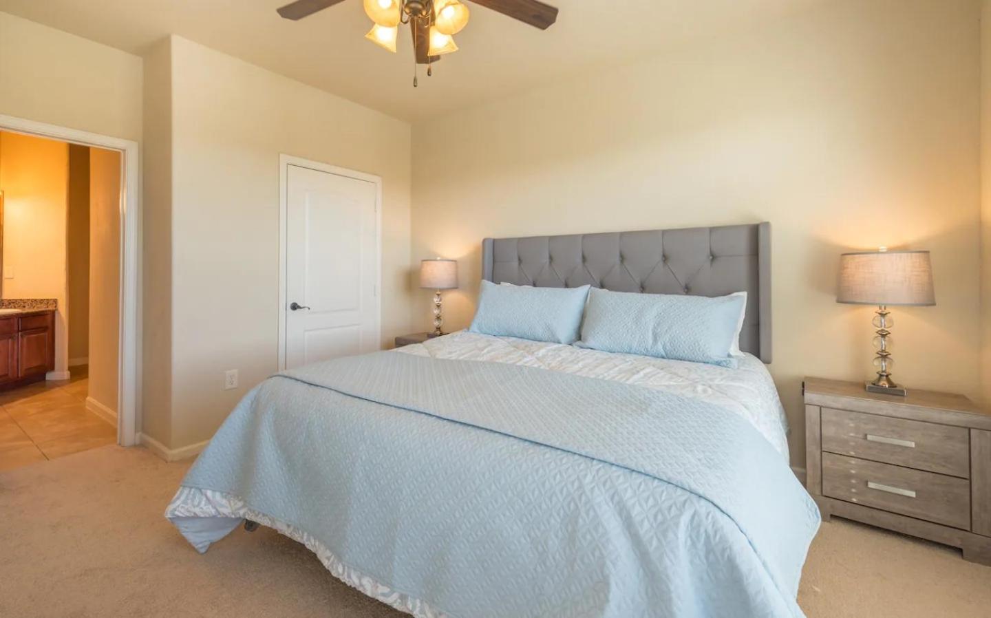 3BR Disney Condo | 3 En-Suites + Pools