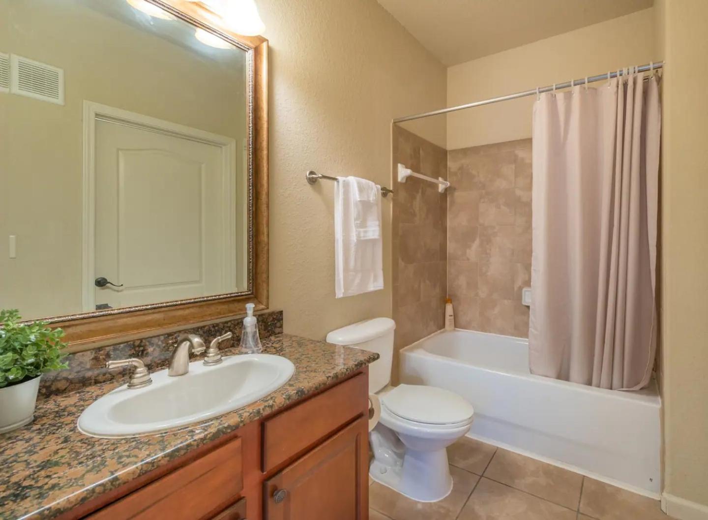 3BR Disney Condo | 3 En-Suites + Pools