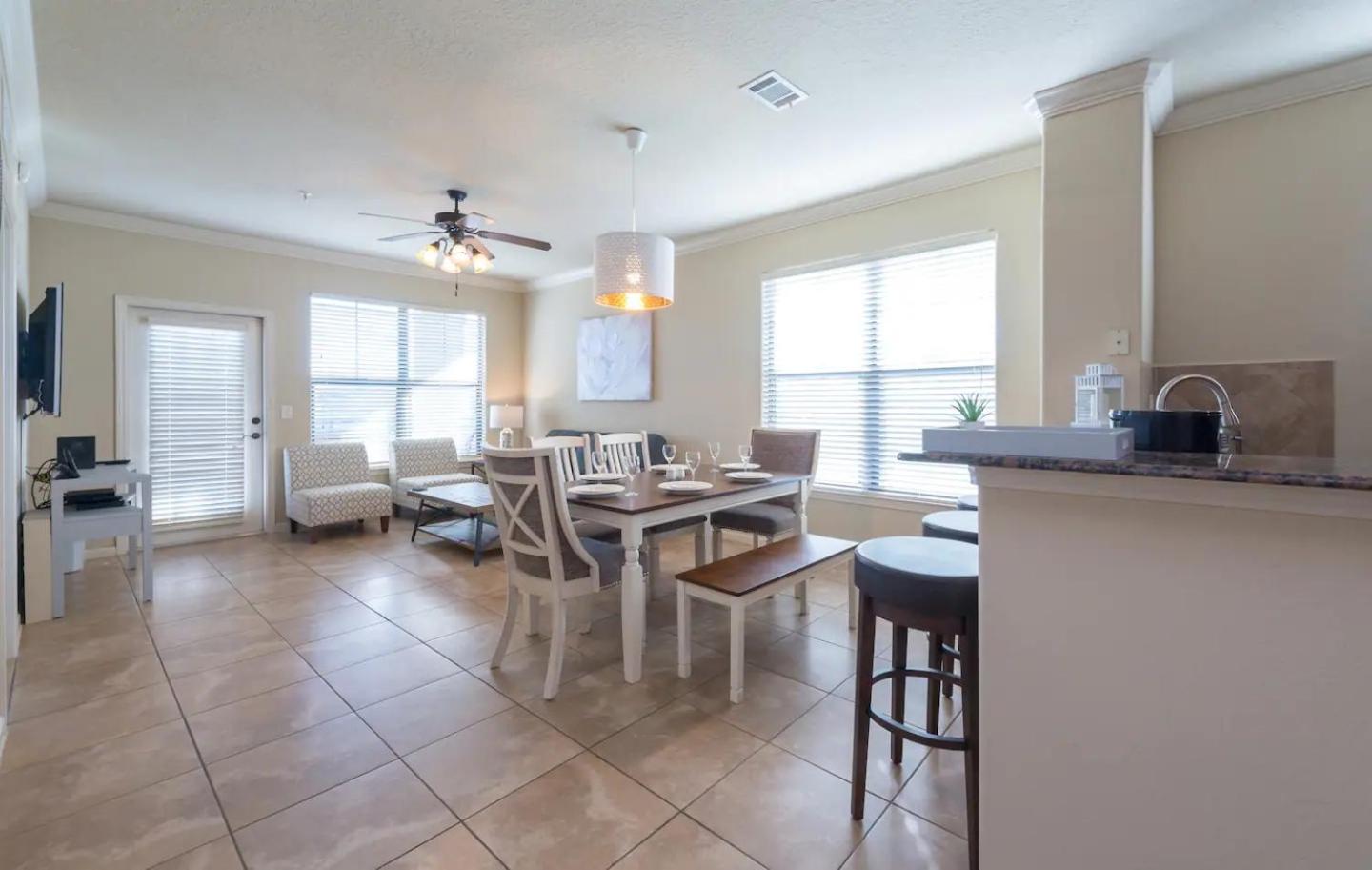 3BR Disney Condo | 3 En-Suites + Pools