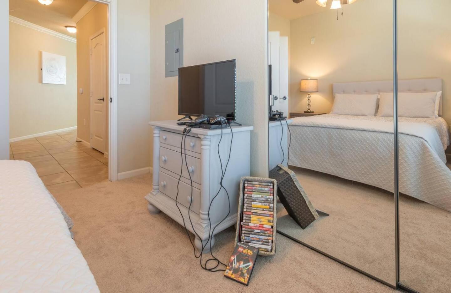 3BR Disney Condo | 3 En-Suites + Pools