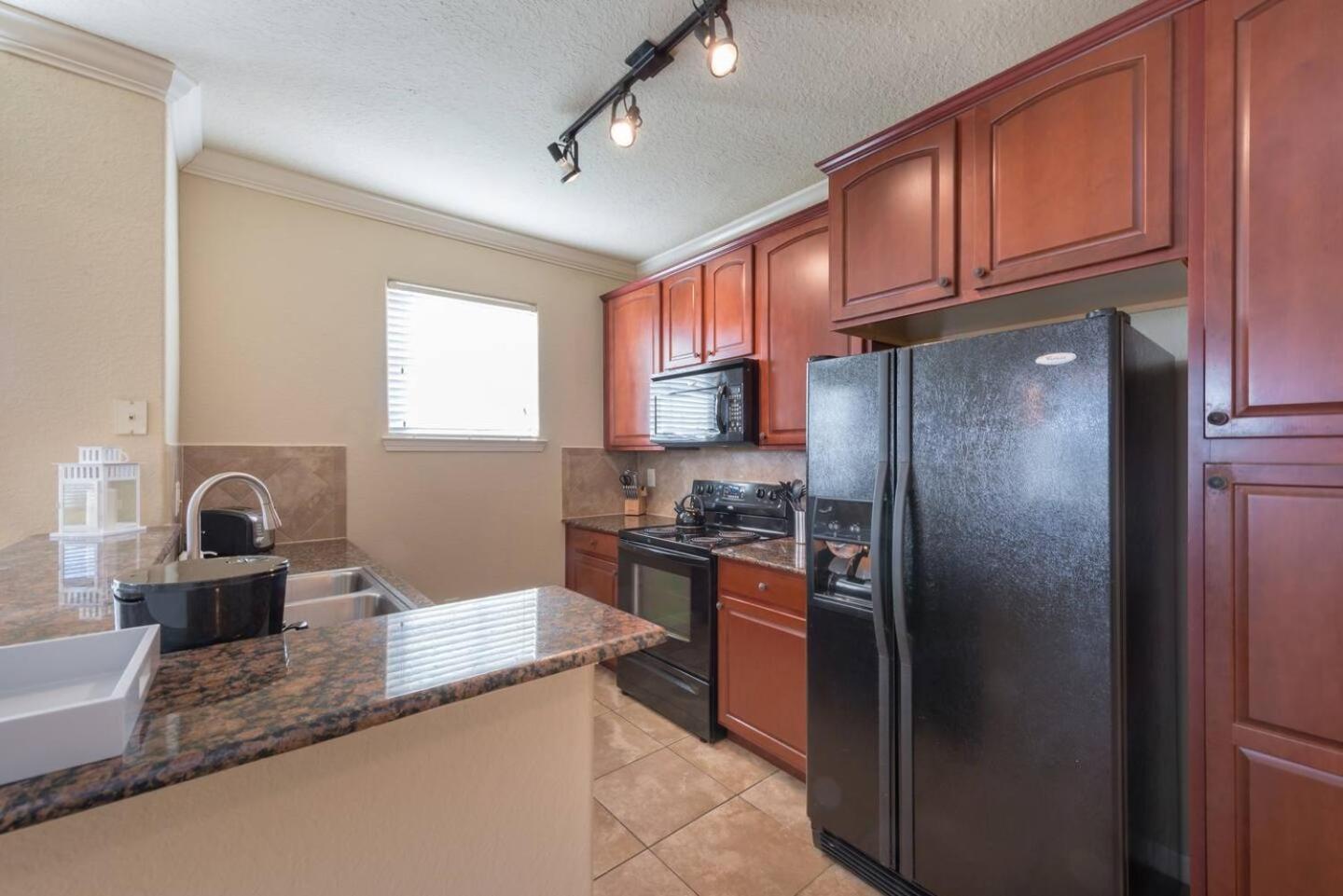 3BR Disney Condo | 3 En-Suites + Pools