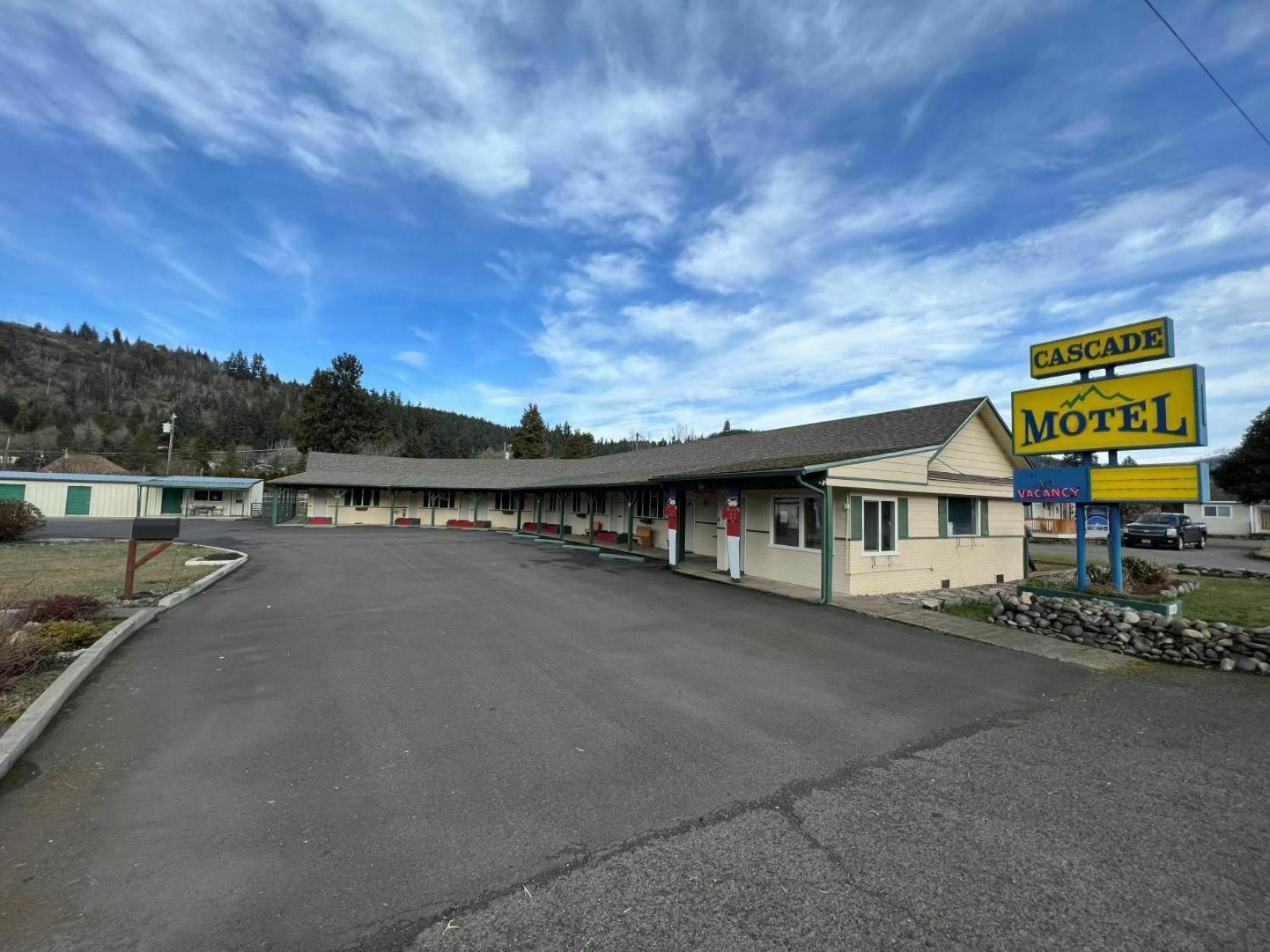 Cascade Motel