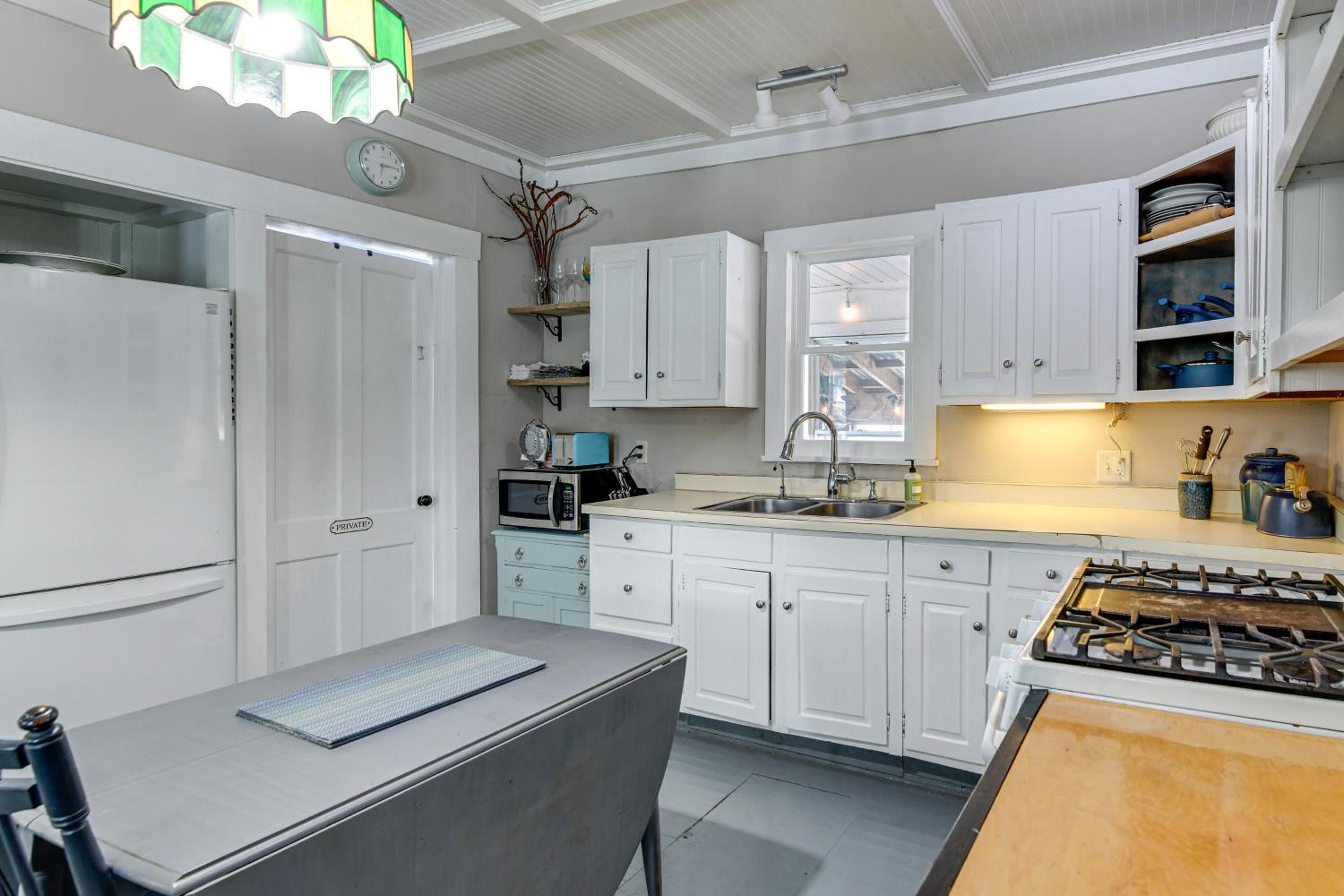 Green Mountain Views! Lowell Getaway Near Skiing