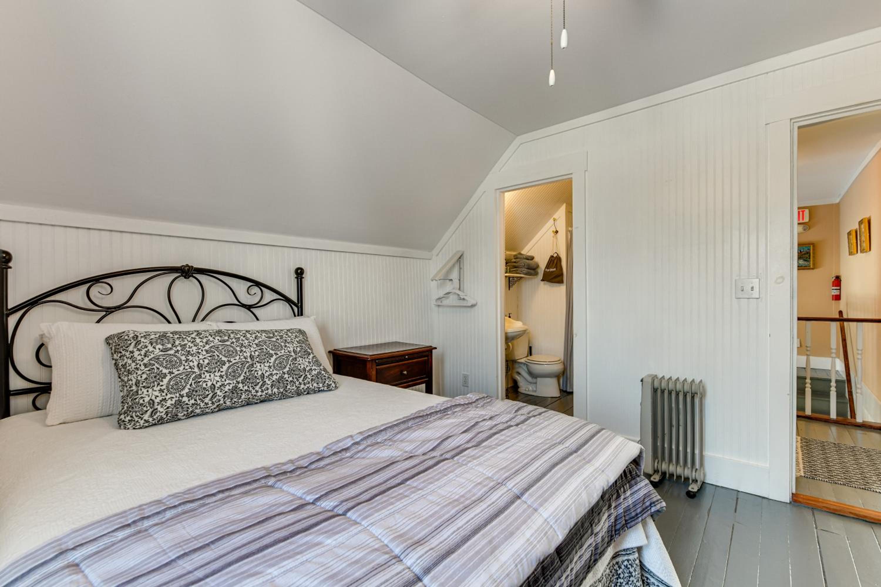 Green Mountain Views! Lowell Getaway Near Skiing