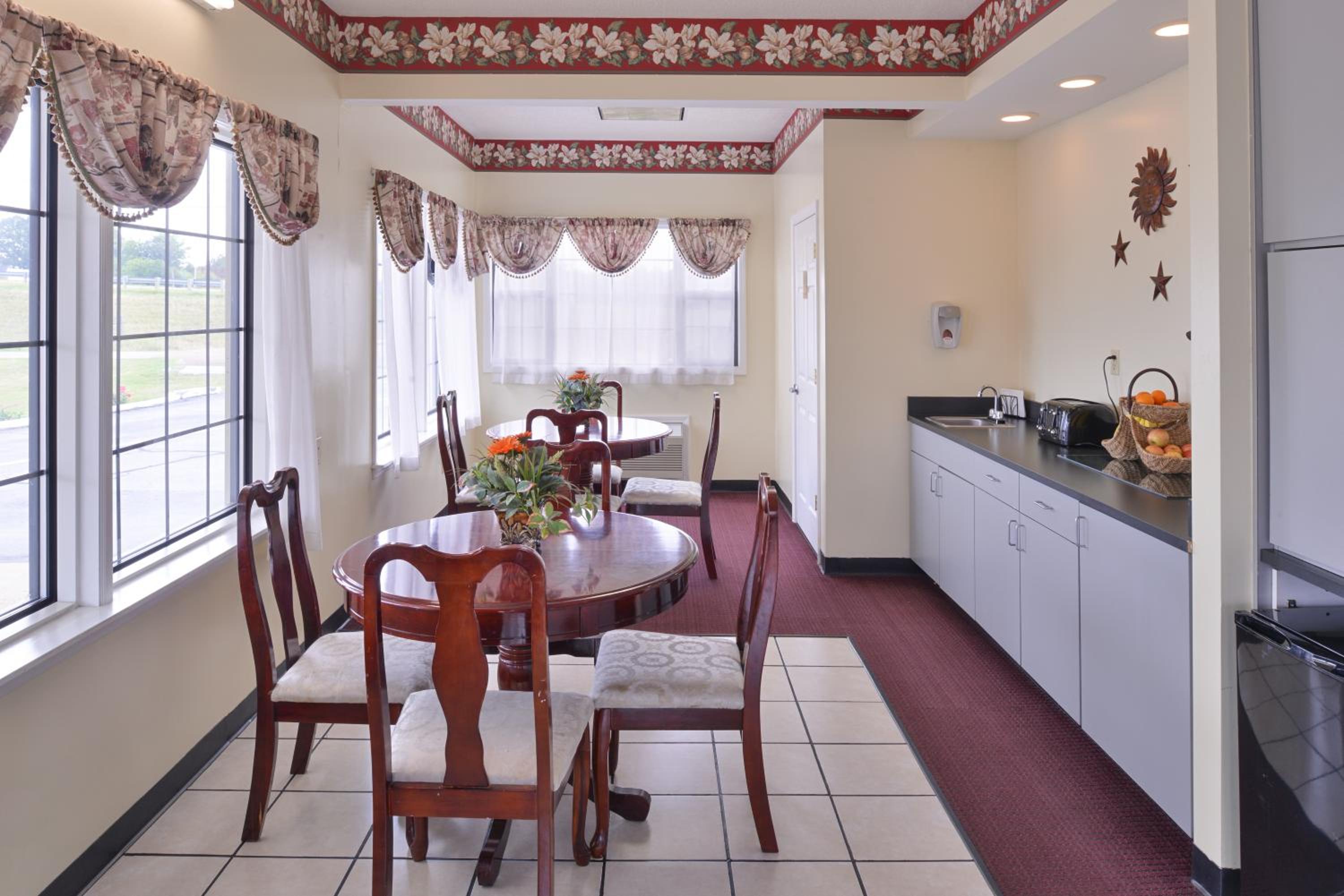 Americas Best Value Inn Wildersville - Property Image 21
