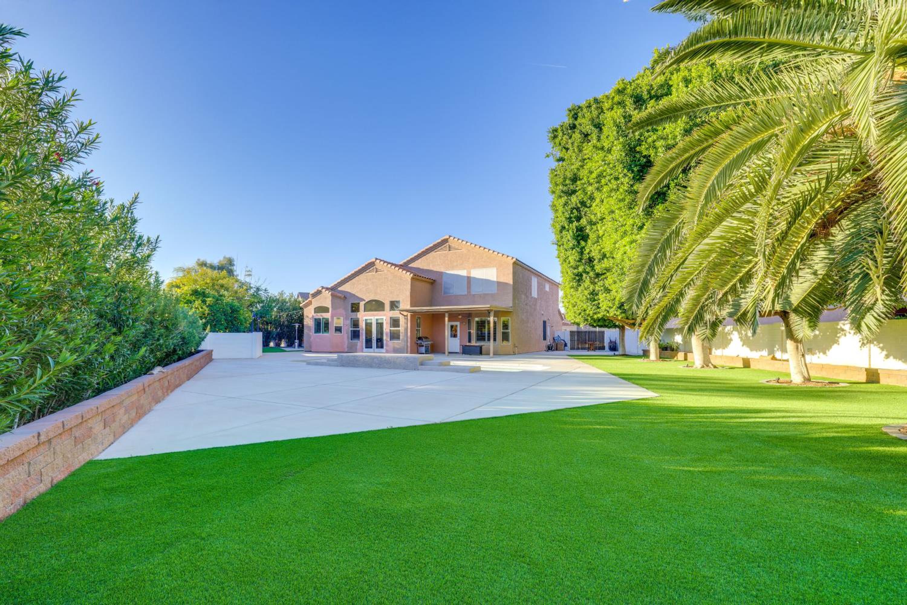Pool and Patio West Chandler Villa Retreat
