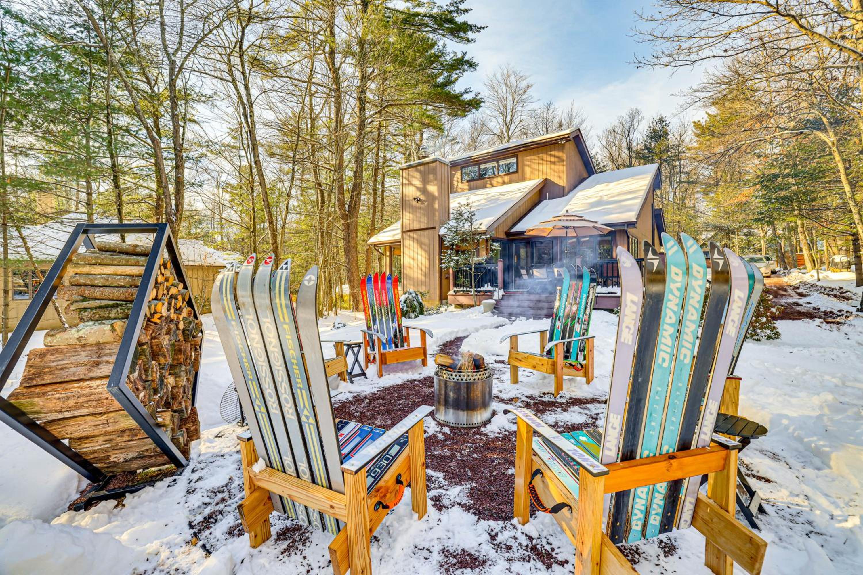 Lake Naomi Luxury Home with Stream Pool and Fire Pit