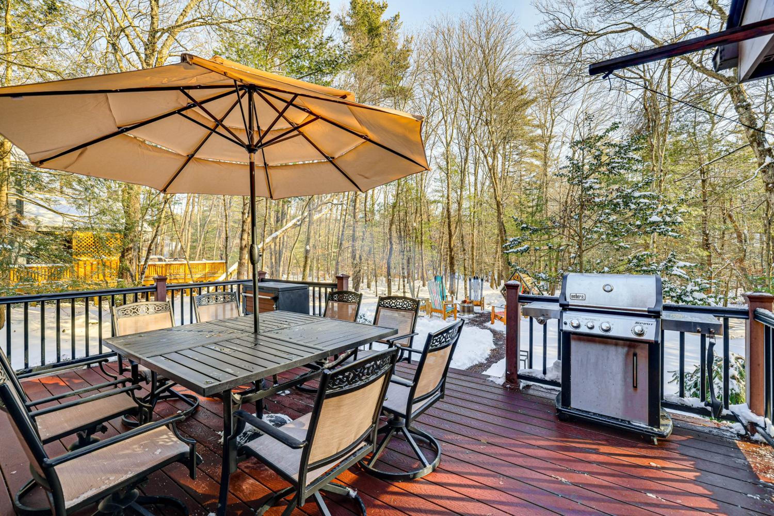 Lake Naomi Luxury Home with Stream Pool and Fire Pit