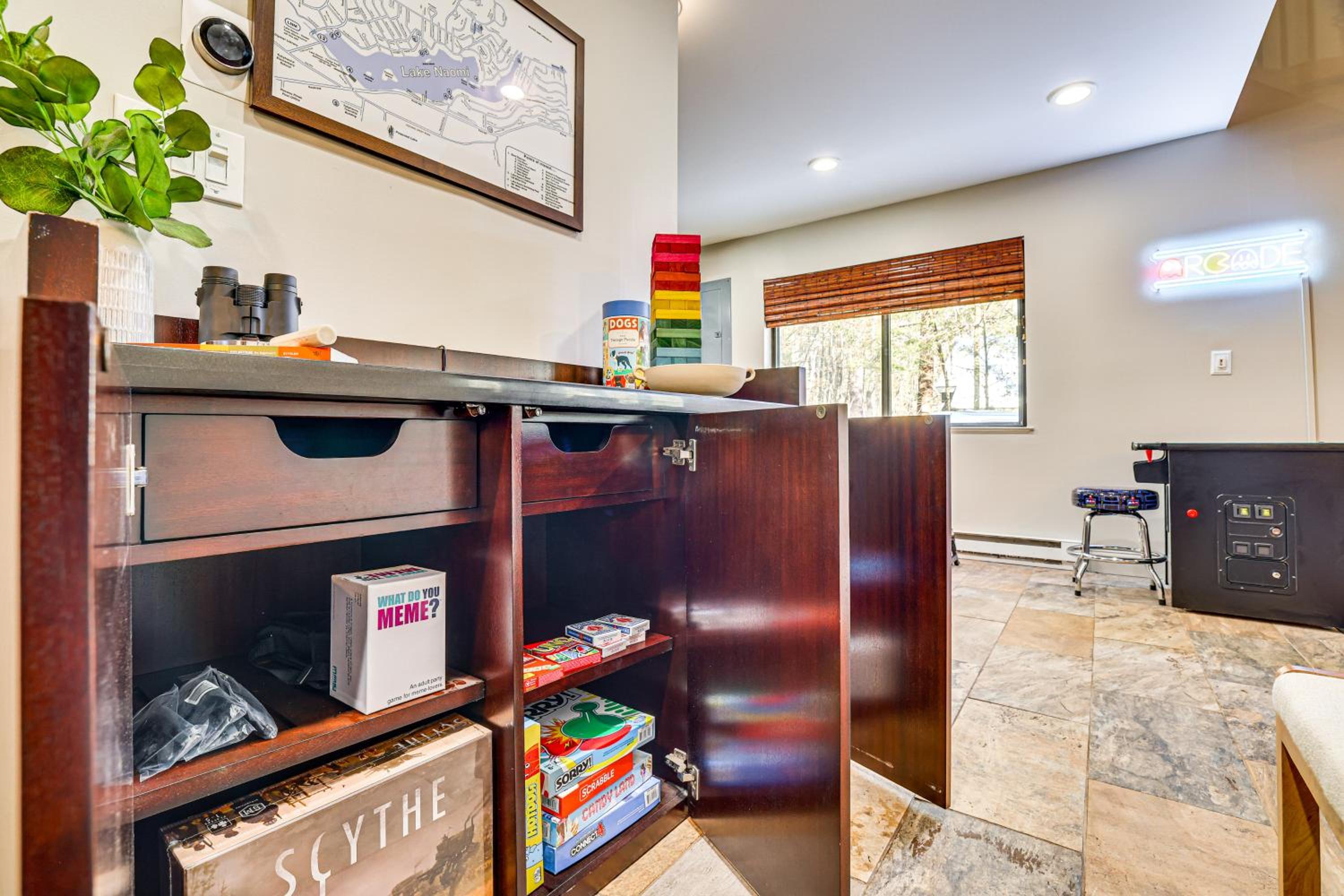 Lake Naomi Luxury Home with Stream Pool and Fire Pit