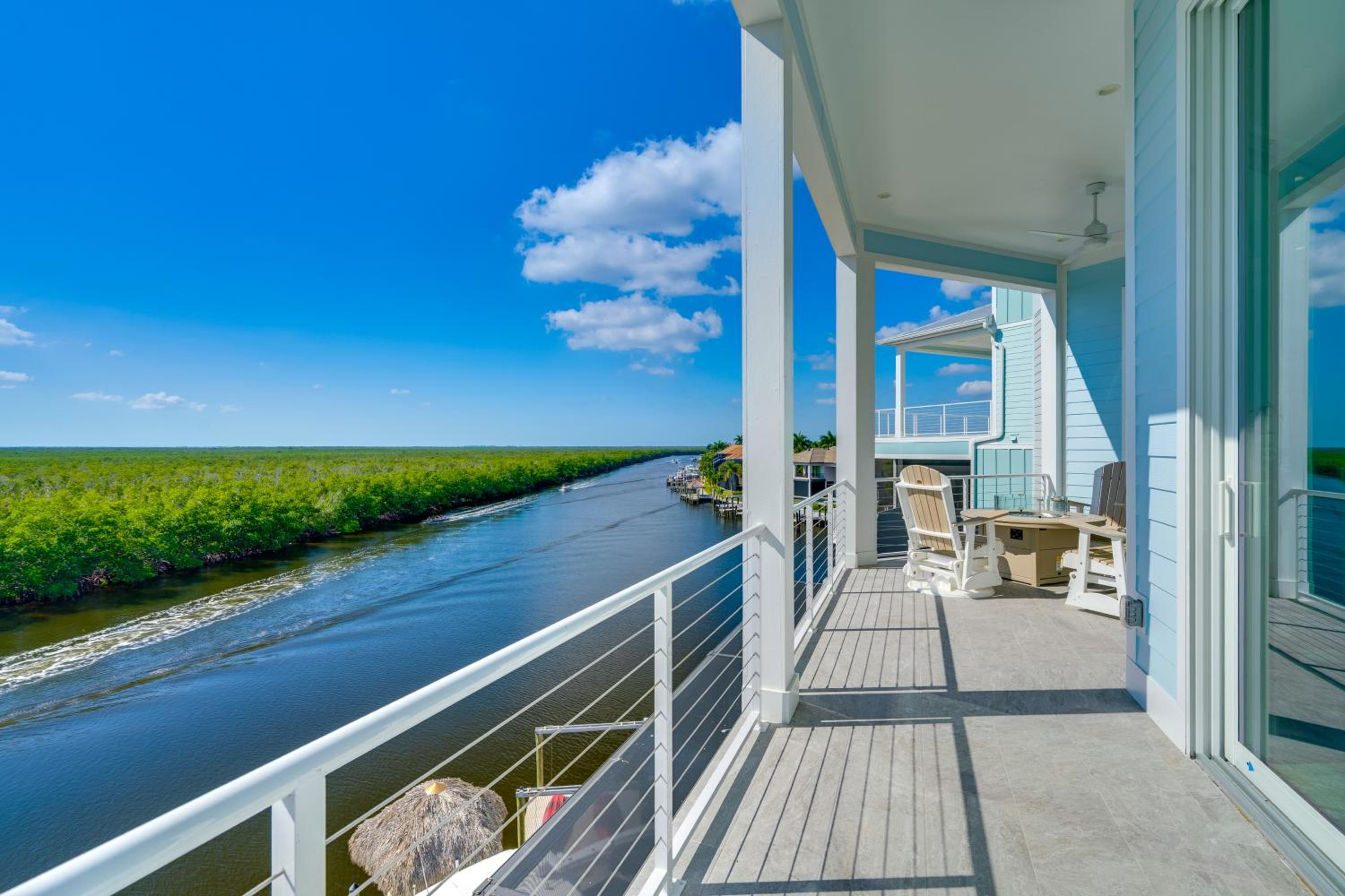 Luxury Group Escape in Cape Corals Cape Harbour!