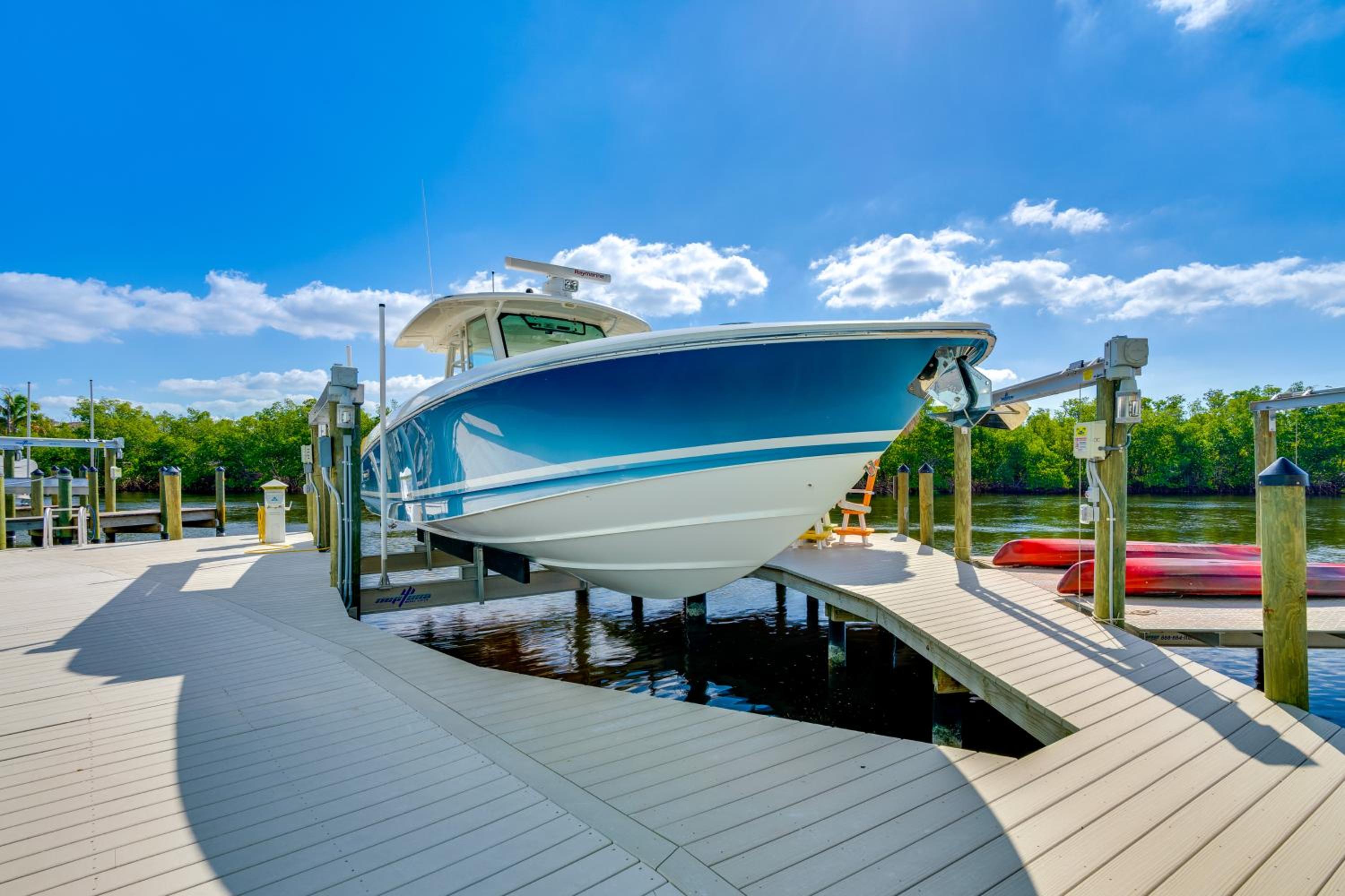 Luxury Group Escape in Cape Corals Cape Harbour!