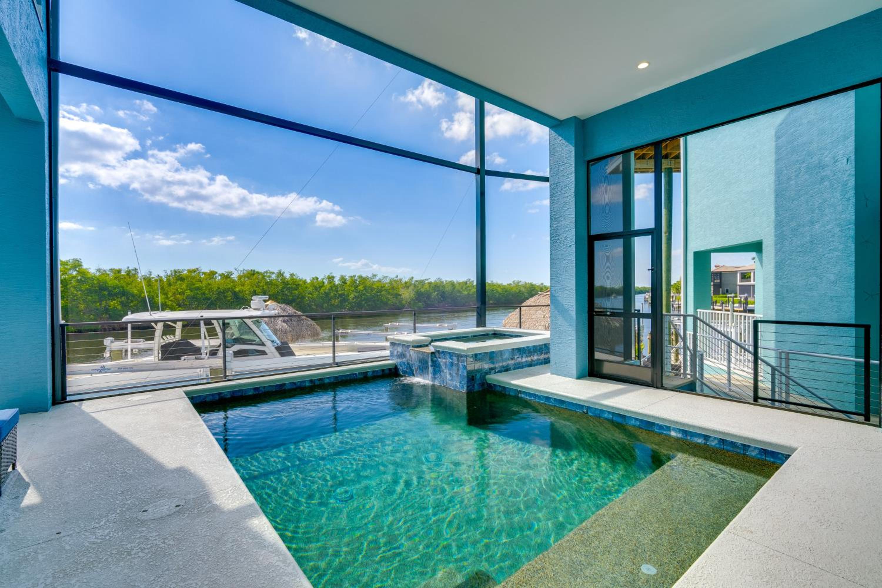 Luxury Group Escape in Cape Corals Cape Harbour!