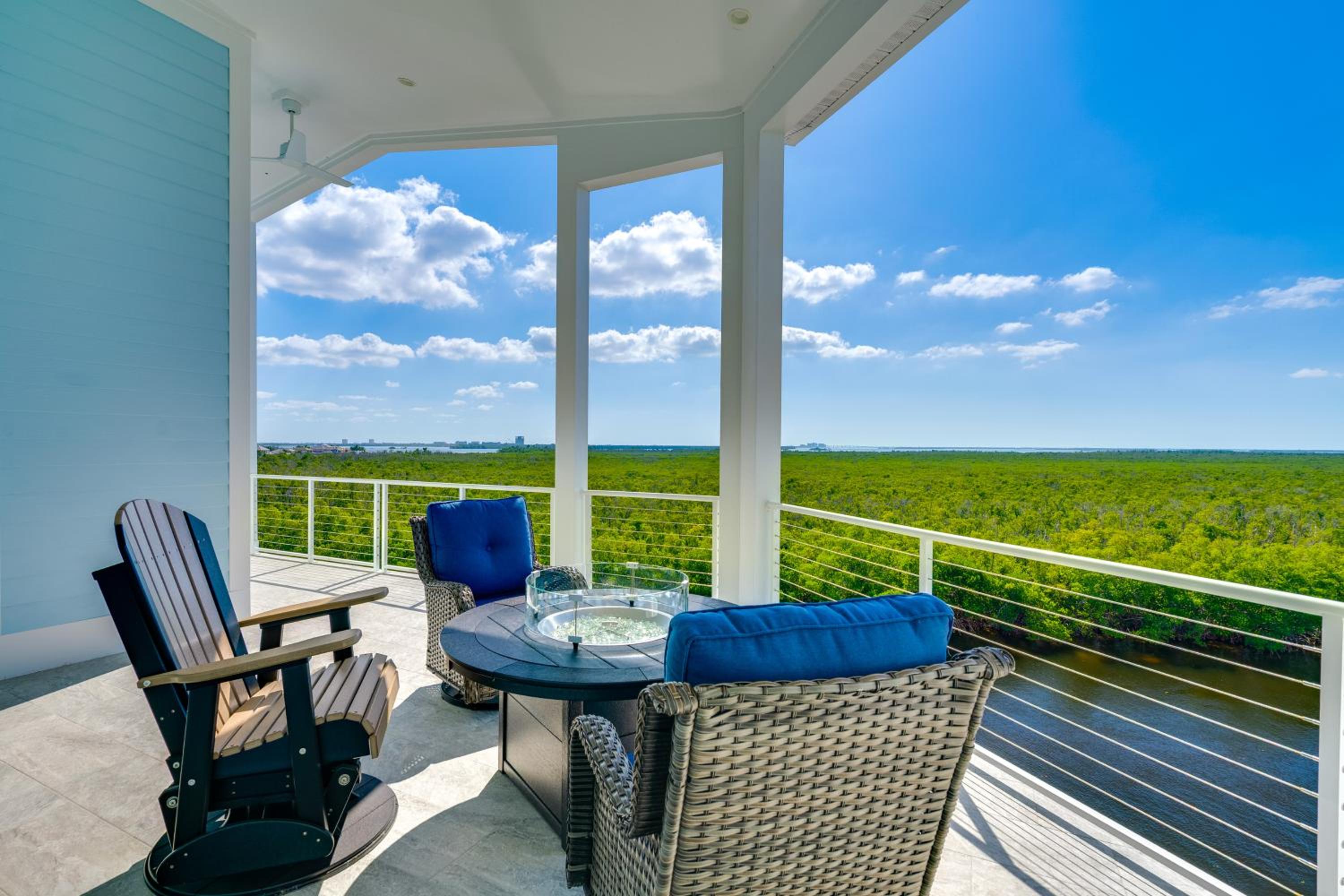Luxury Group Escape in Cape Corals Cape Harbour!