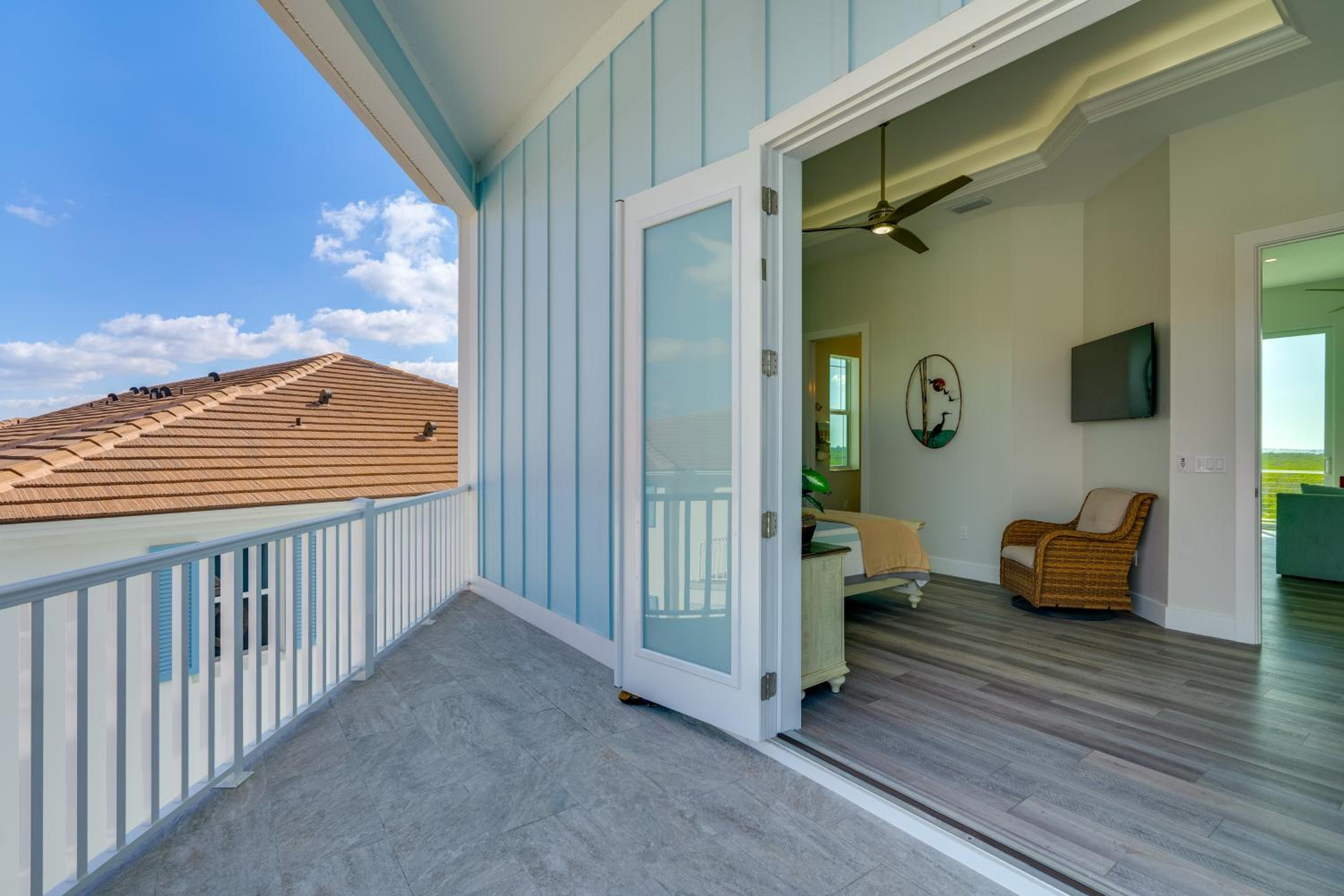 Luxury Group Escape in Cape Corals Cape Harbour!