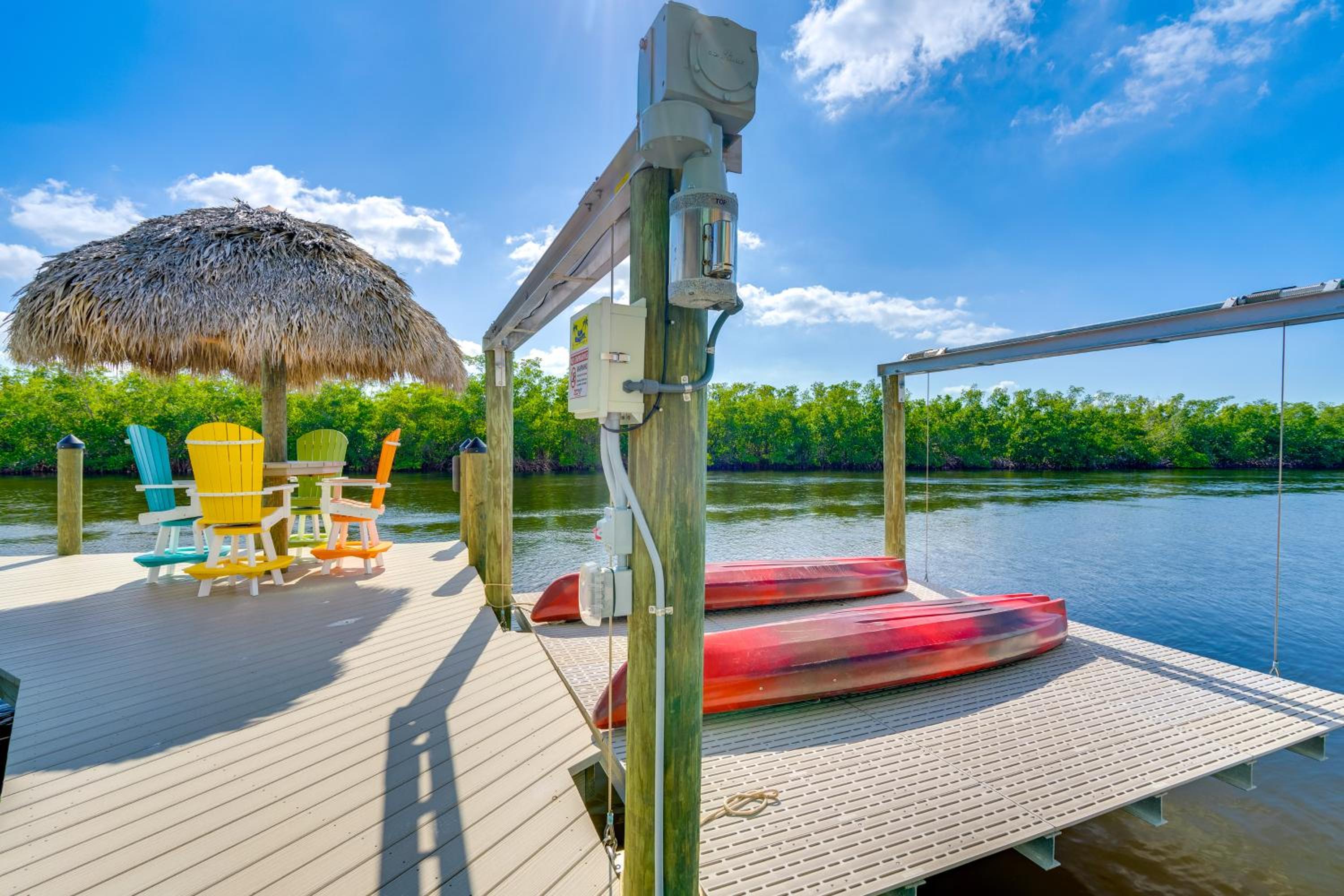 Luxury Group Escape in Cape Corals Cape Harbour!