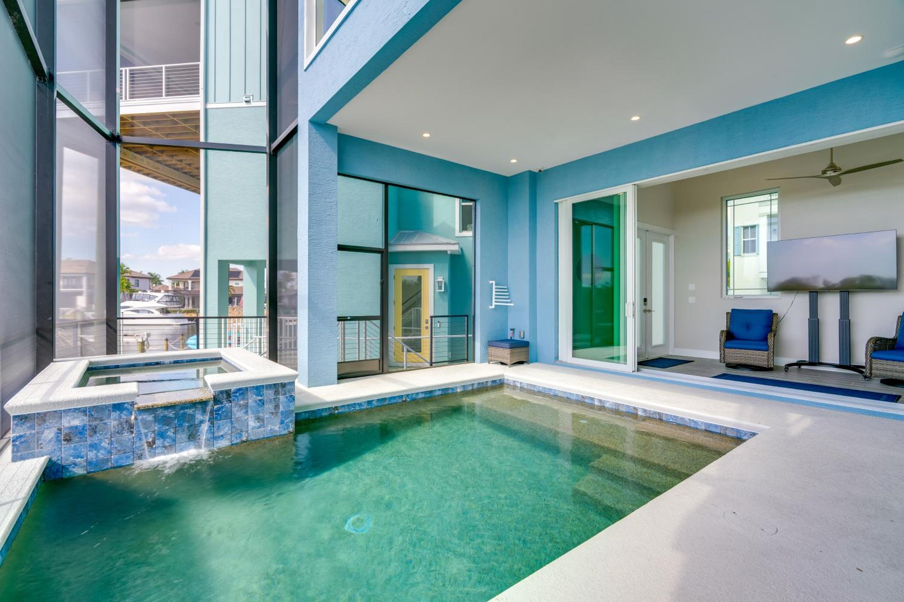 Luxury Group Escape in Cape Corals Cape Harbour!