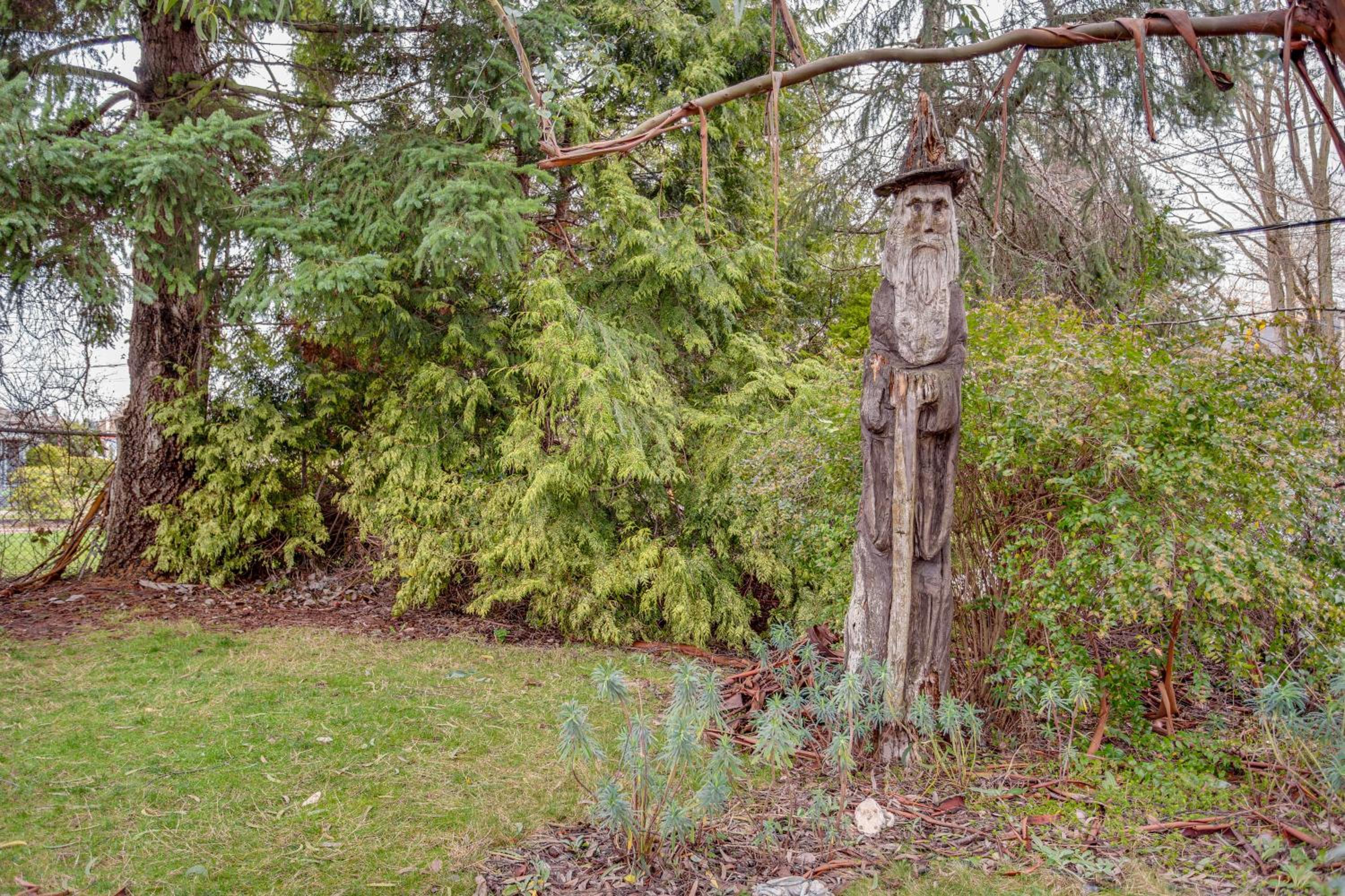 8 Mi to Lumen Field Seattle Area Home with Backyard