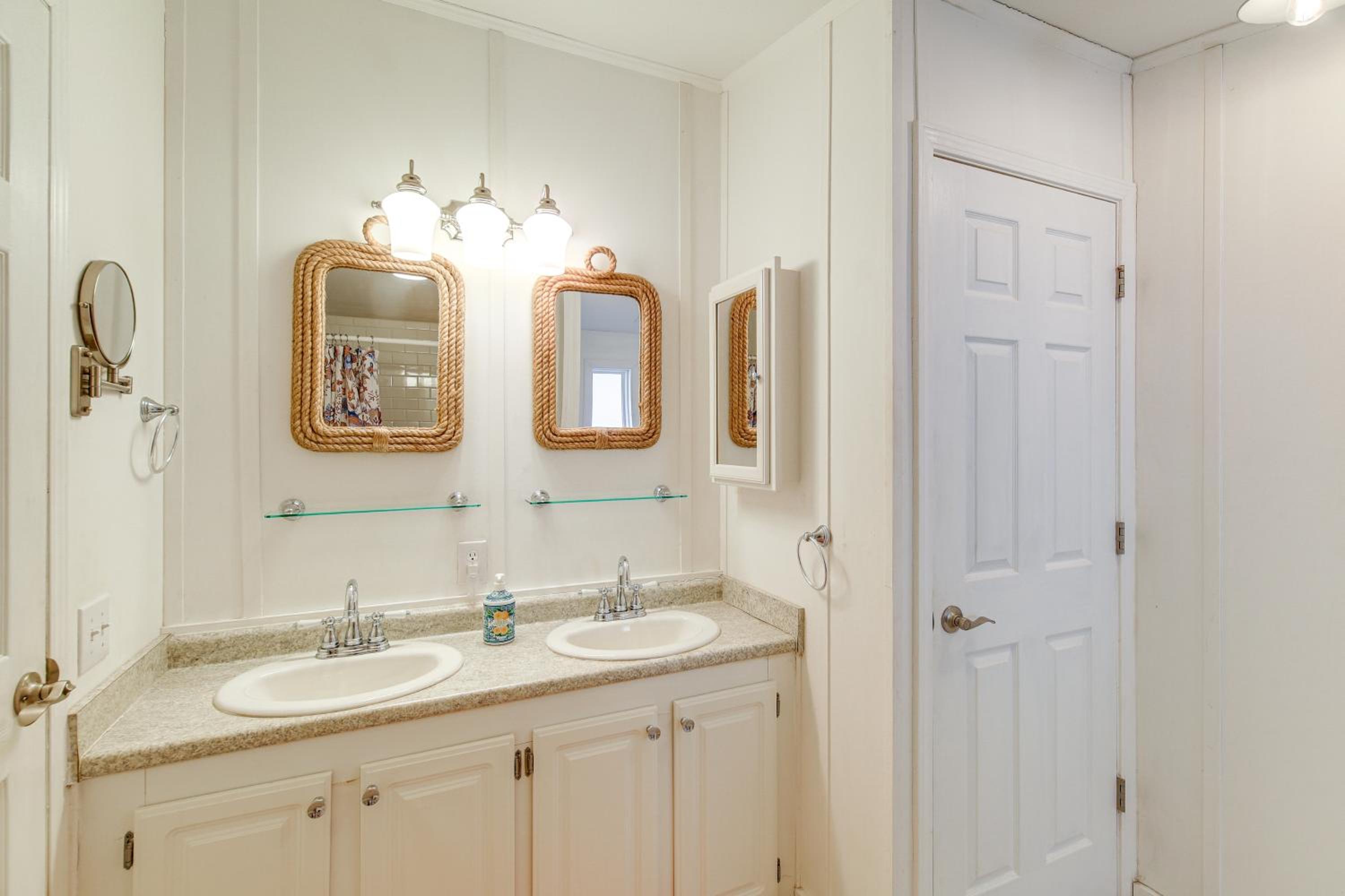 Butler Home at Watauga Lake with Furnished Patio!