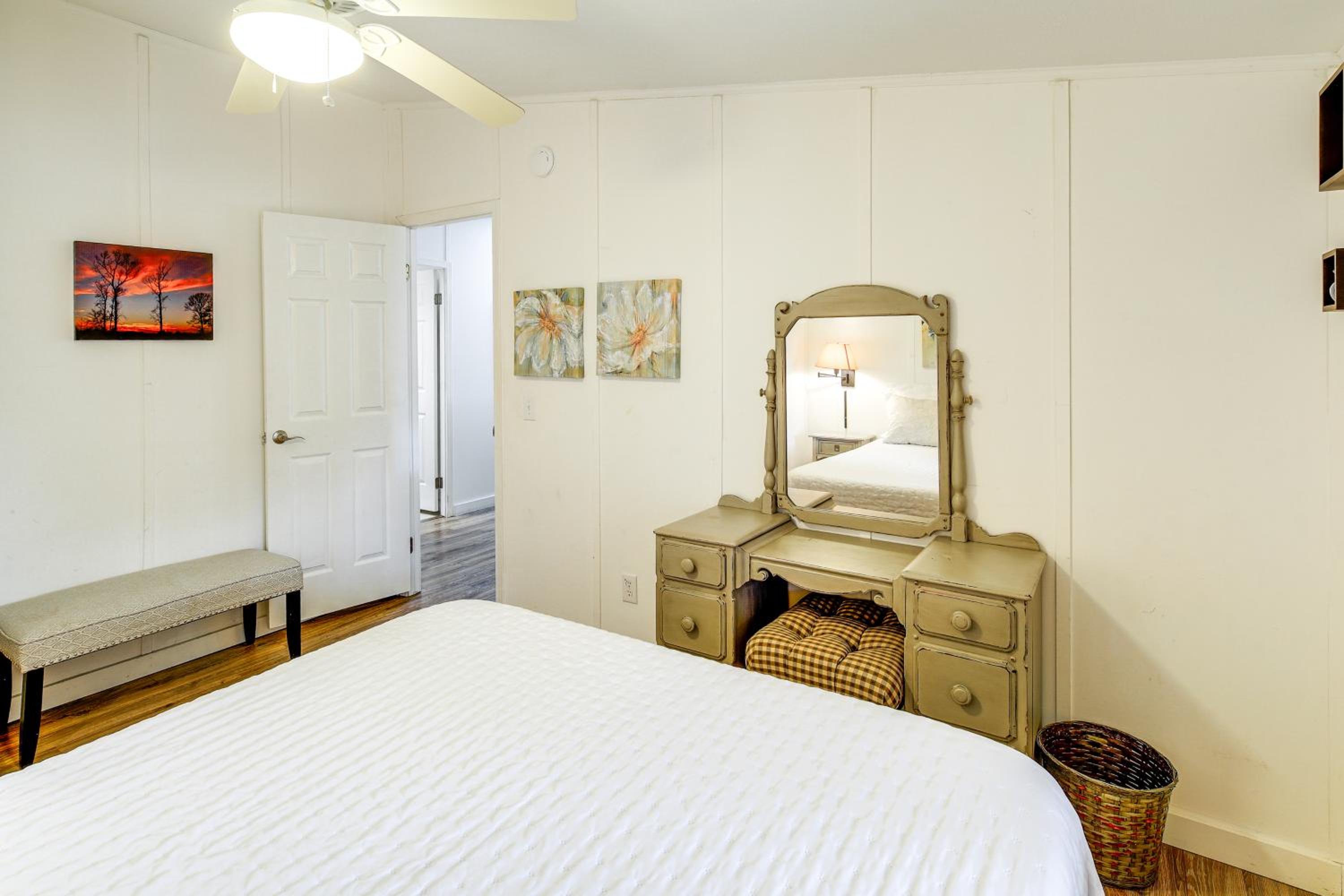 Butler Home at Watauga Lake with Furnished Patio!