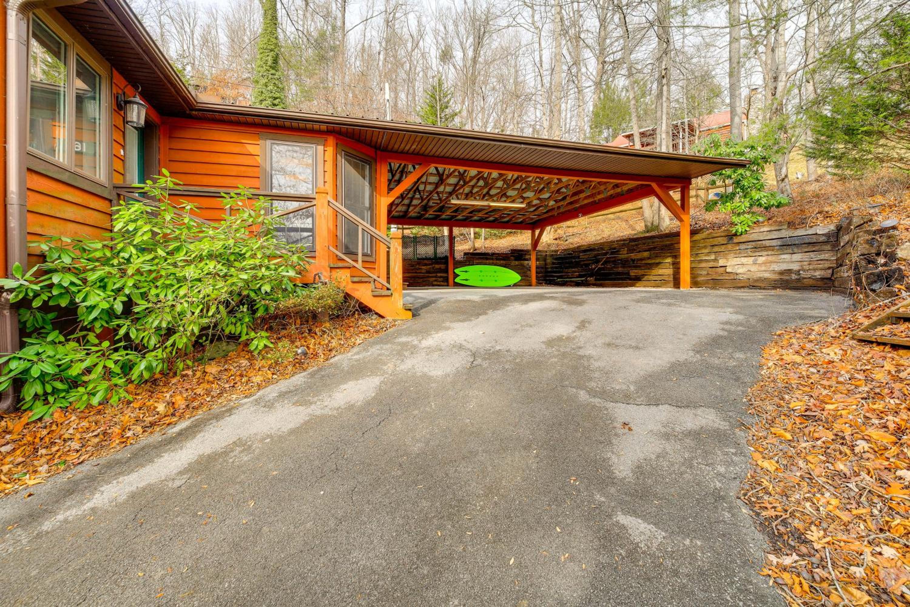 Butler Home at Watauga Lake with Furnished Patio!