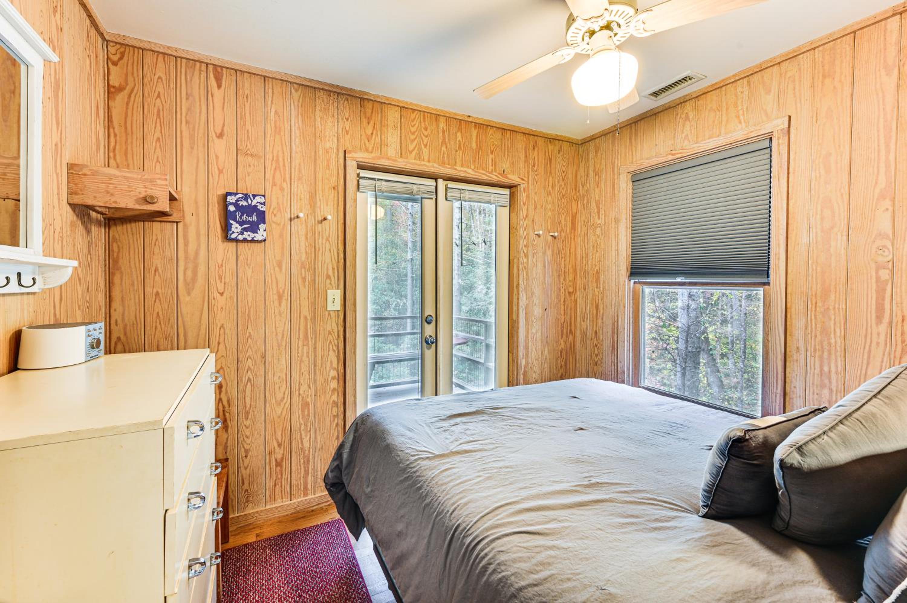 Relax Creekside Forest-View Gem in Marietta!