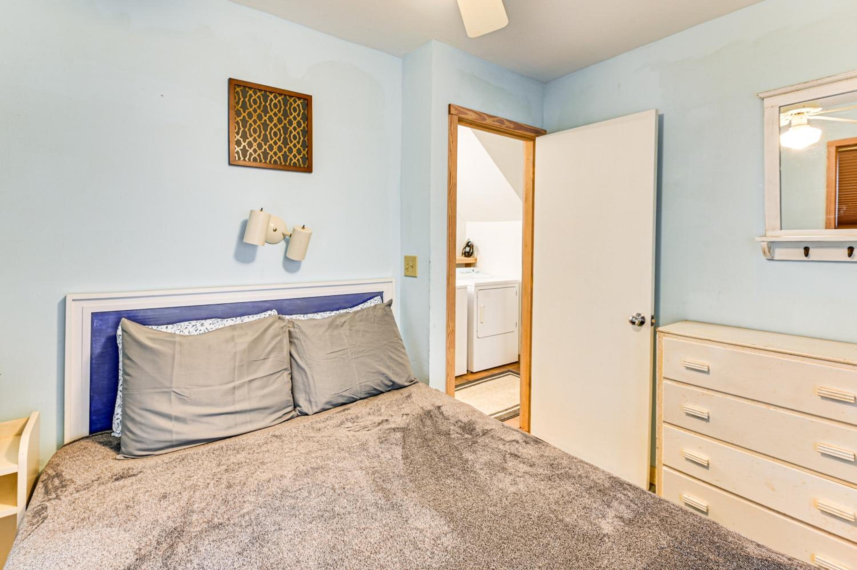 Relax Creekside Forest-View Gem in Marietta!