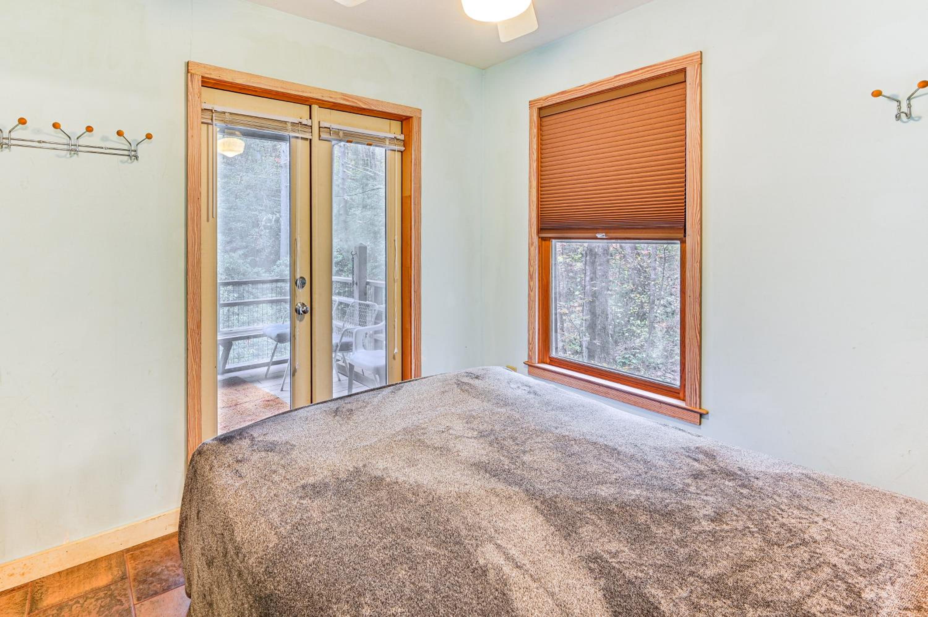 Relax Creekside Forest-View Gem in Marietta!