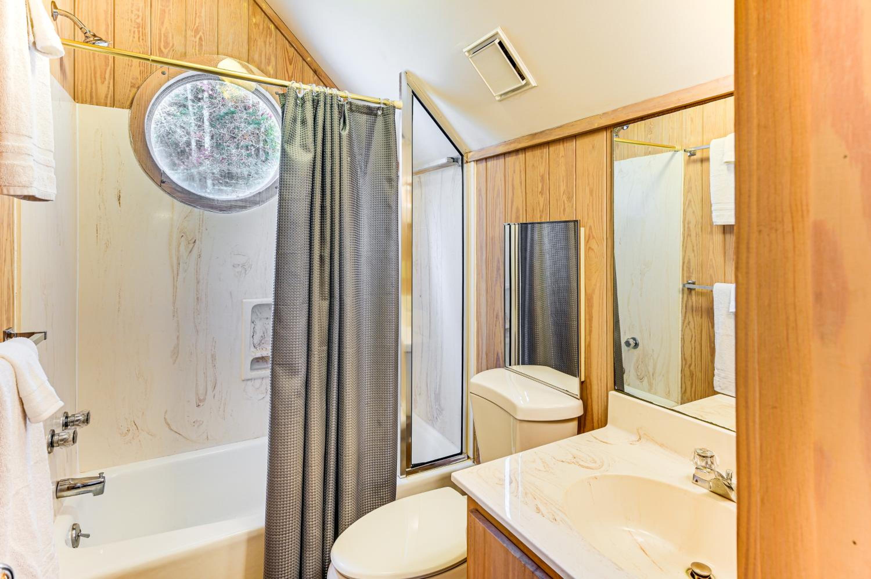 Relax Creekside Forest-View Gem in Marietta!